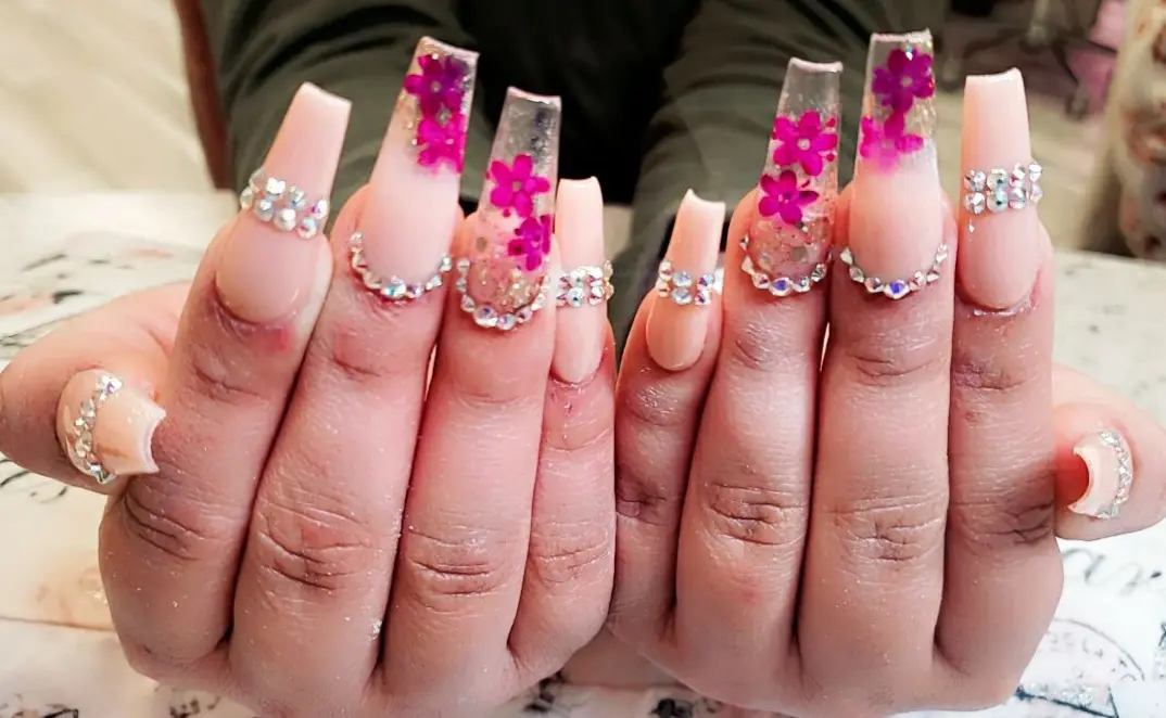 Monik's Nails & Beauty Spa