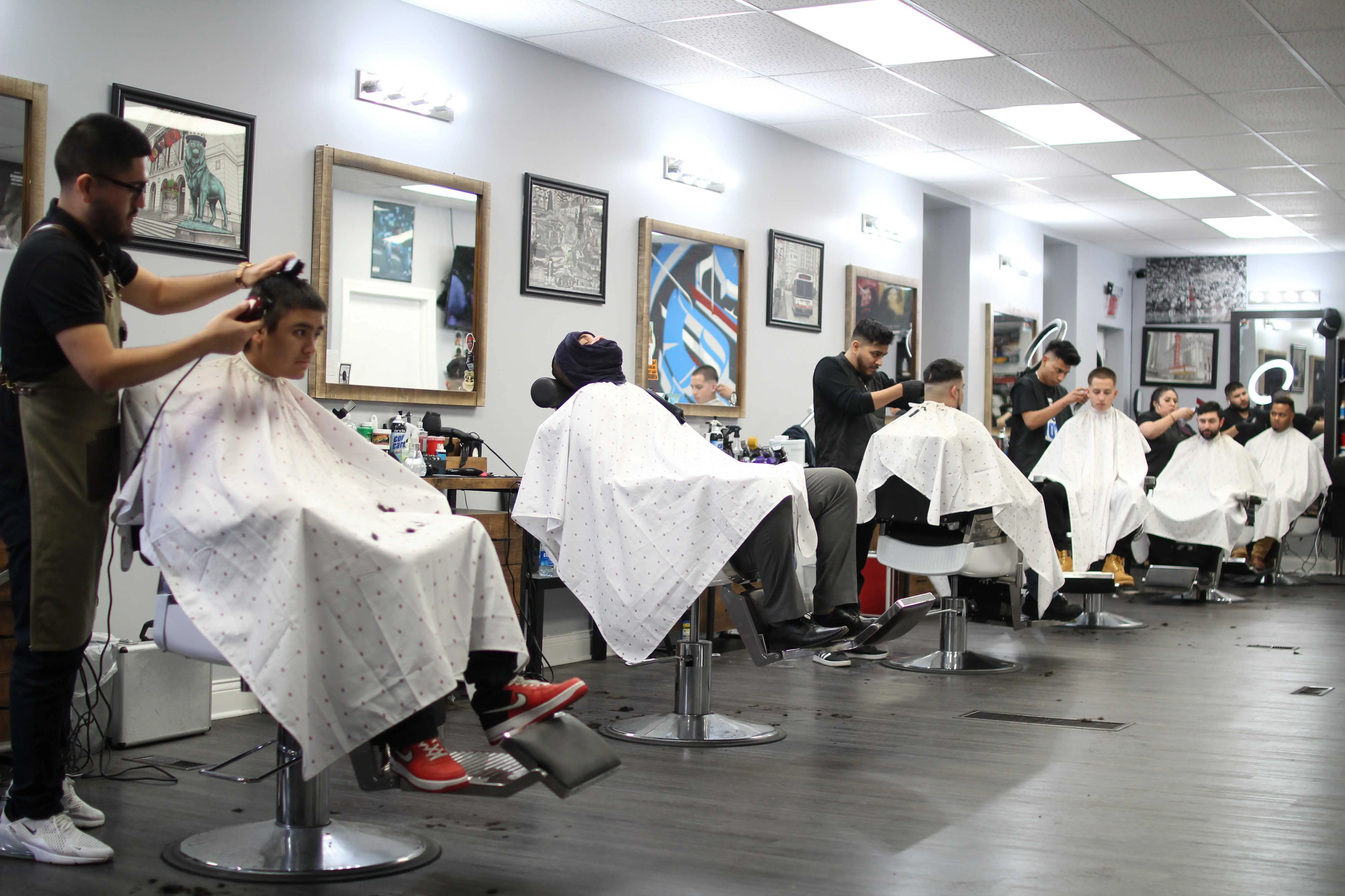 Mens barber lounge