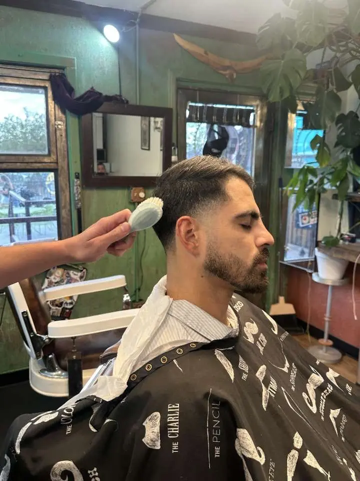 Gil The Barber
