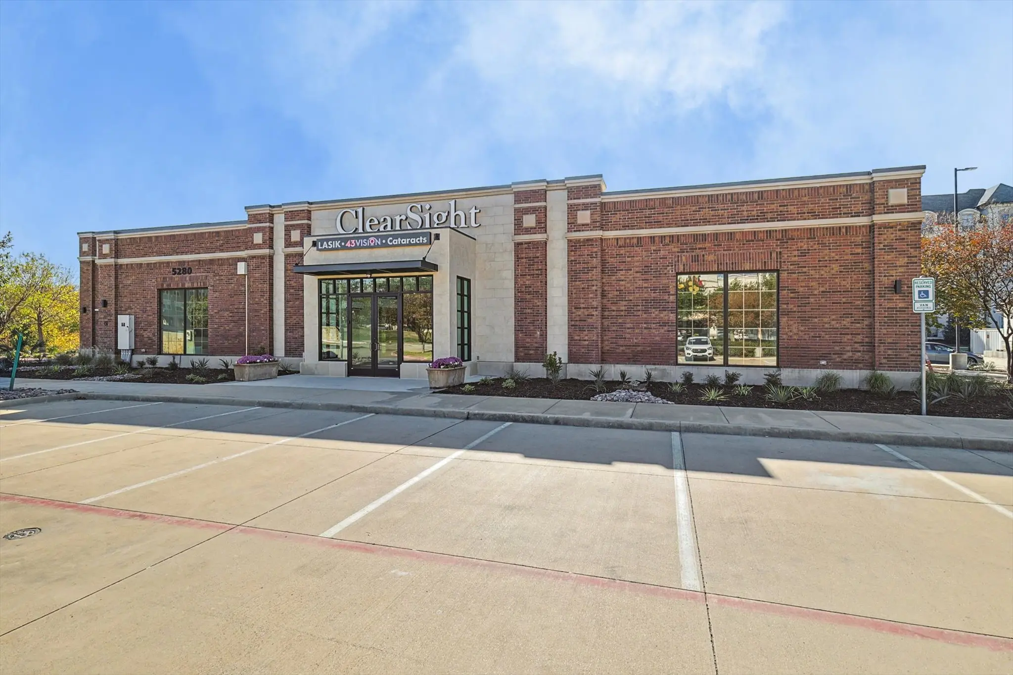 ClearSight LASIK & Lens Plano