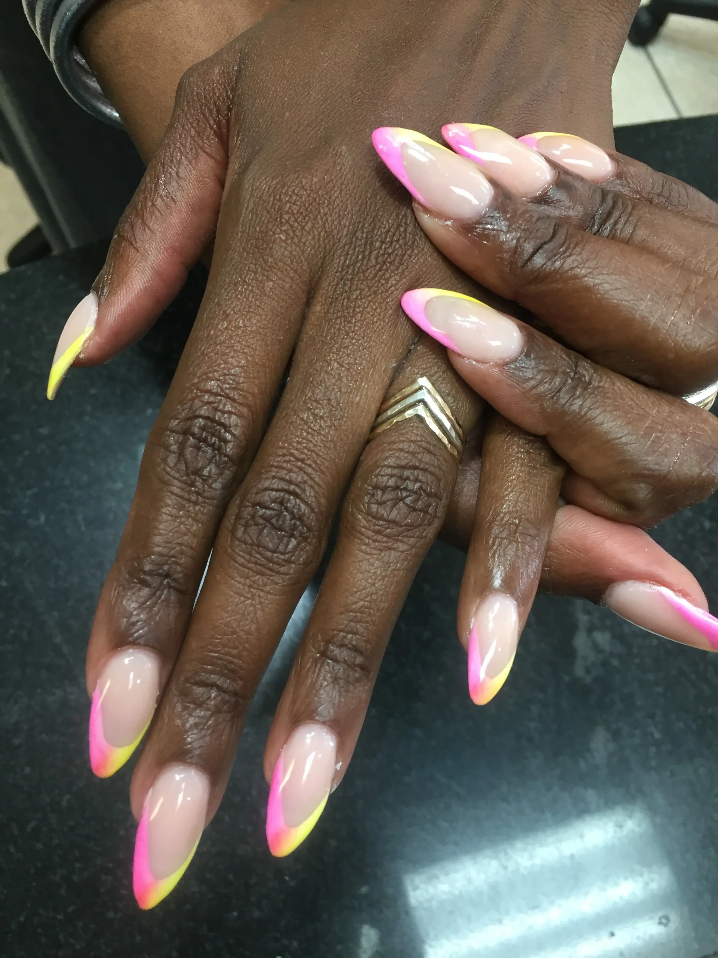 N & T Nails