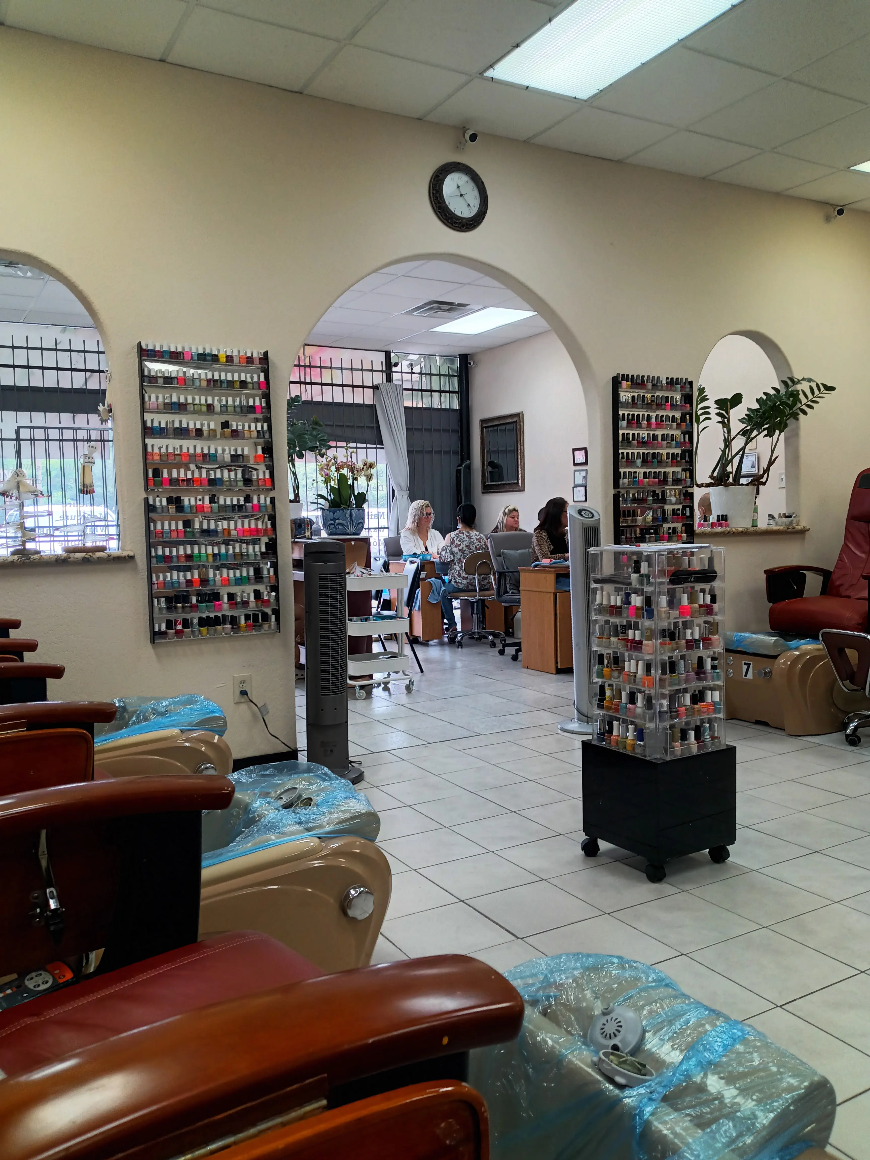 LV Nails Spa