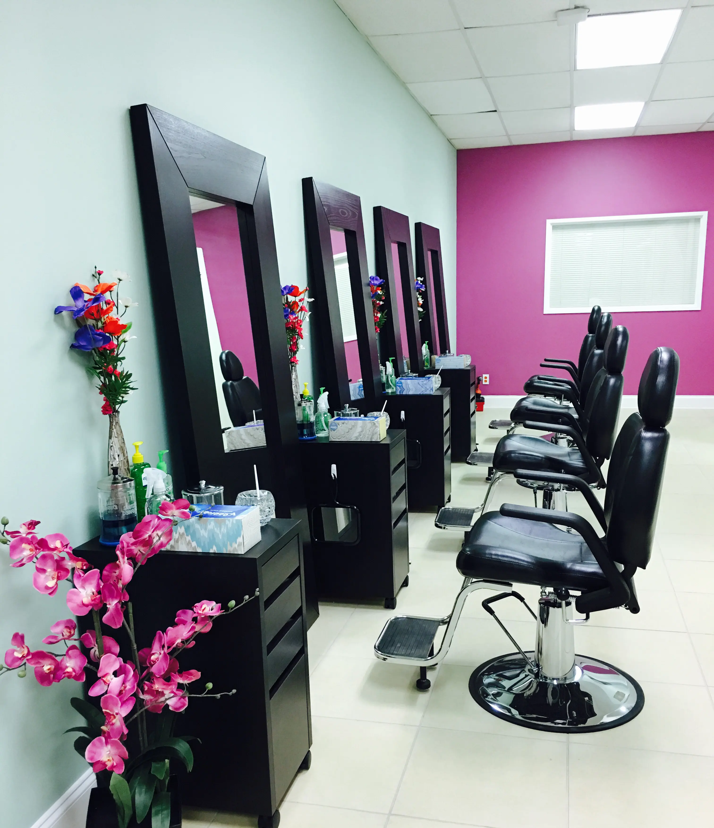 Om Threading & Spa