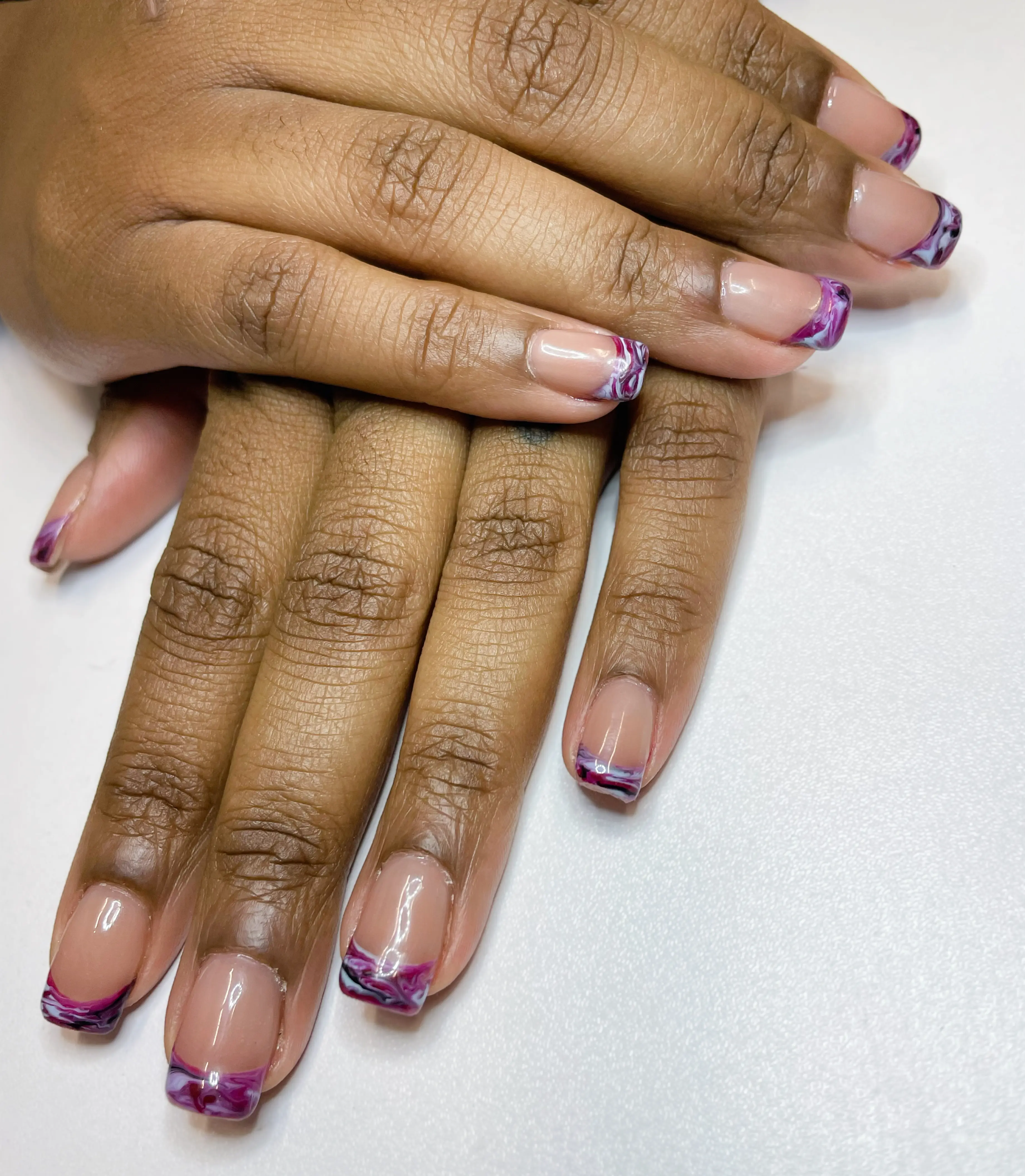 Elava Nails