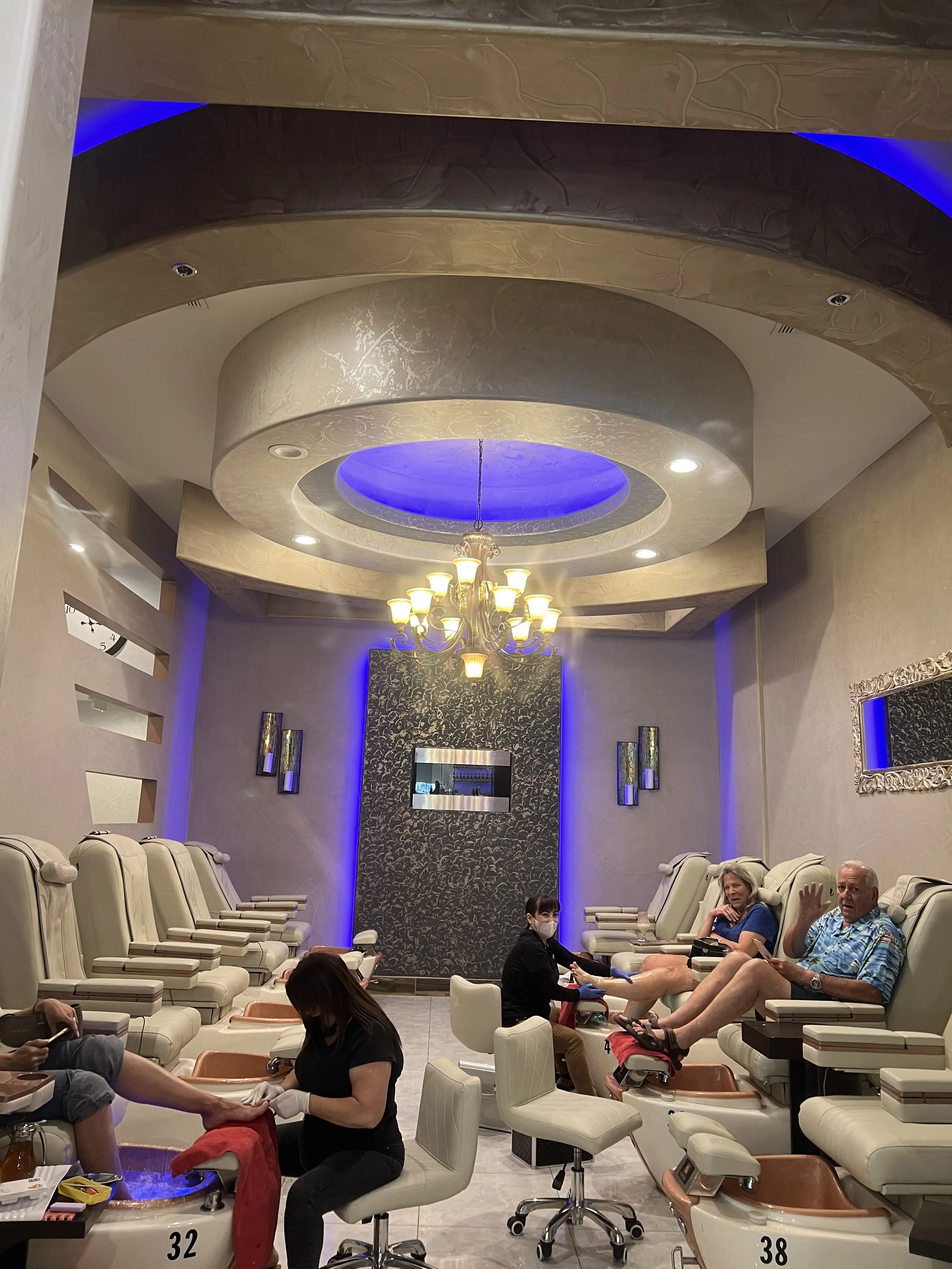 ASIANA NAILS LOUNGE