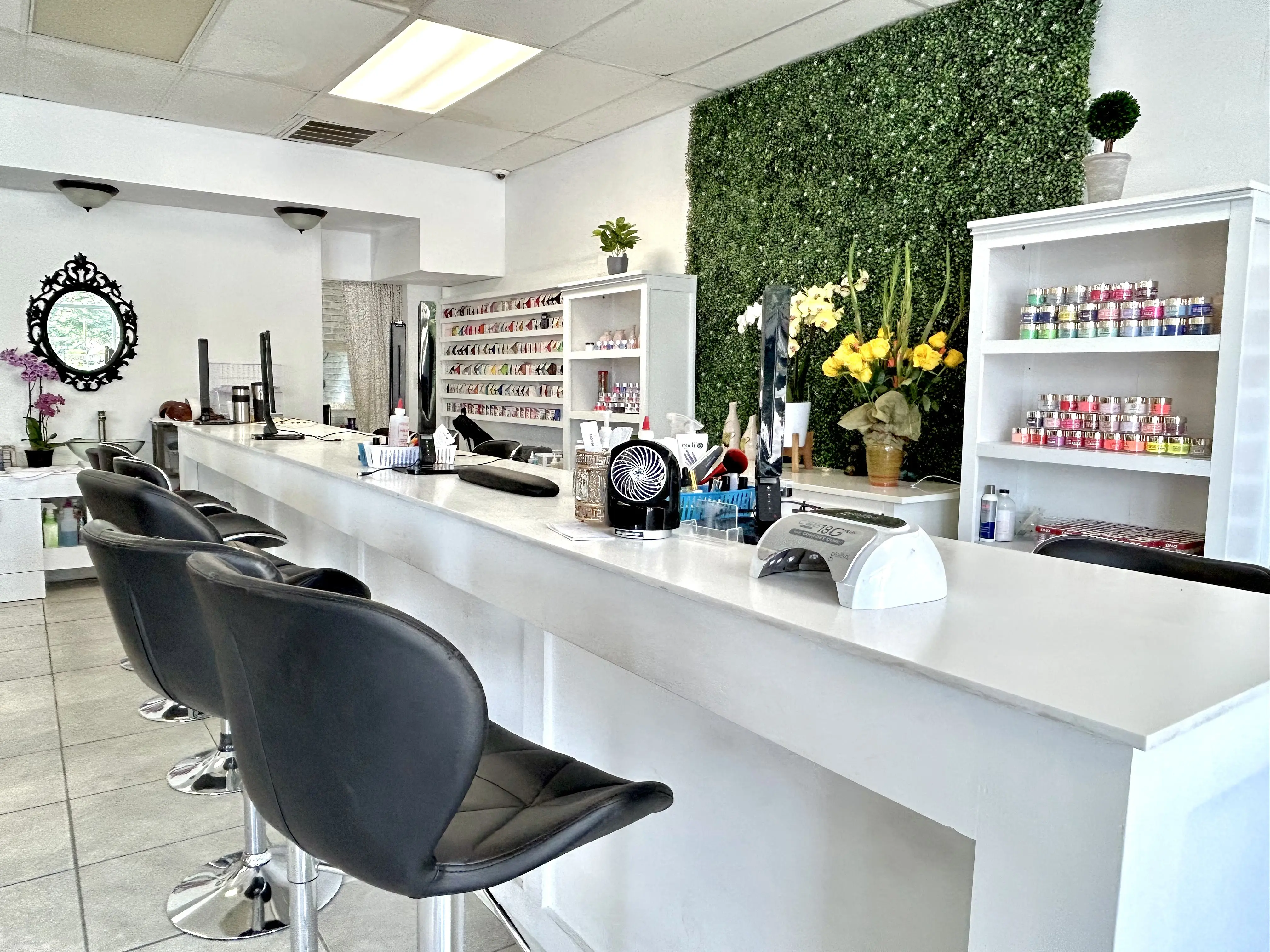 April's Nail & Spa