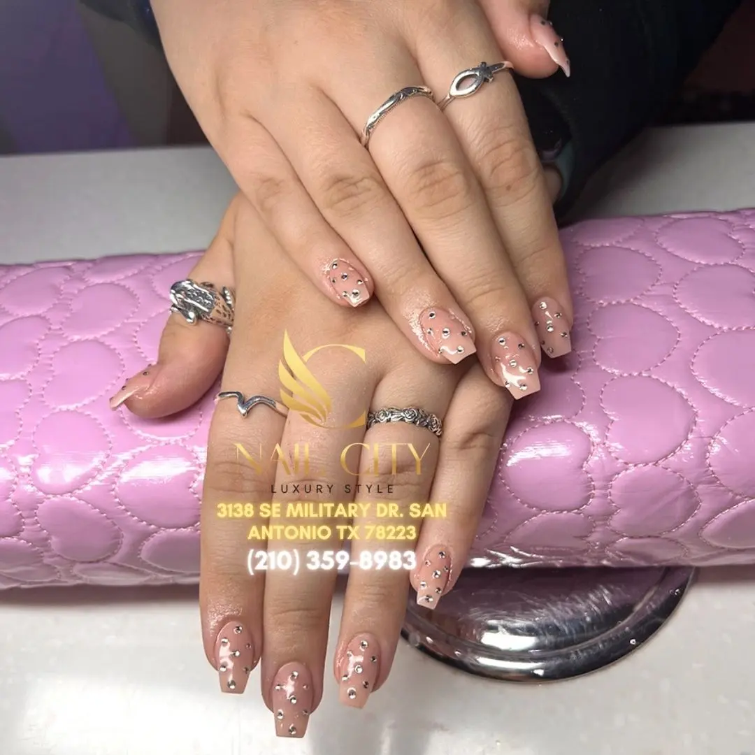 Nails City local de lee