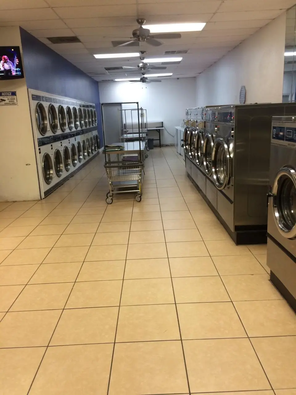 Eco Spin Laundry Washateria , Round Rock Laundromat on Sam Bass, Round Rock, TX