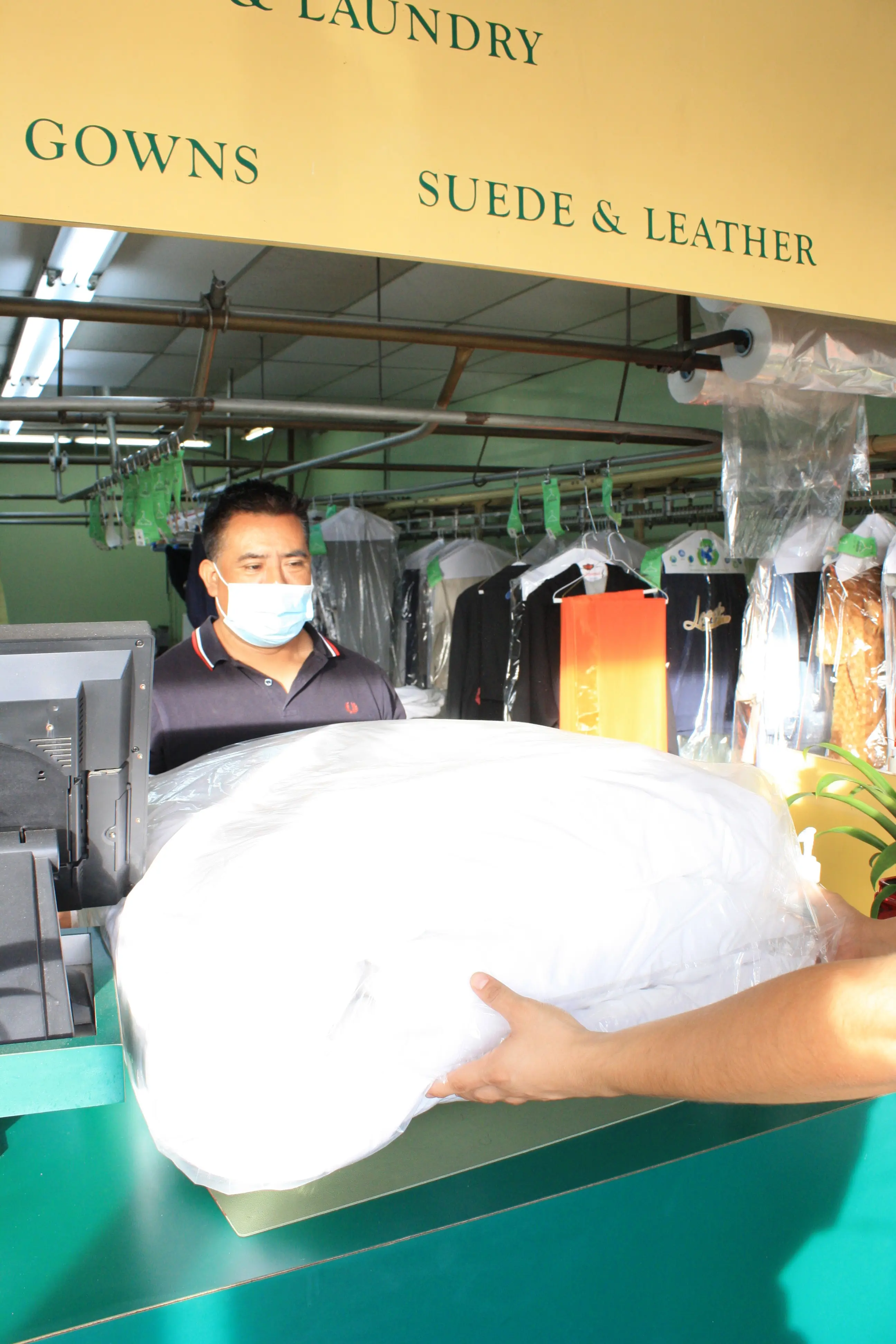 Arreola's Dry Cleaners