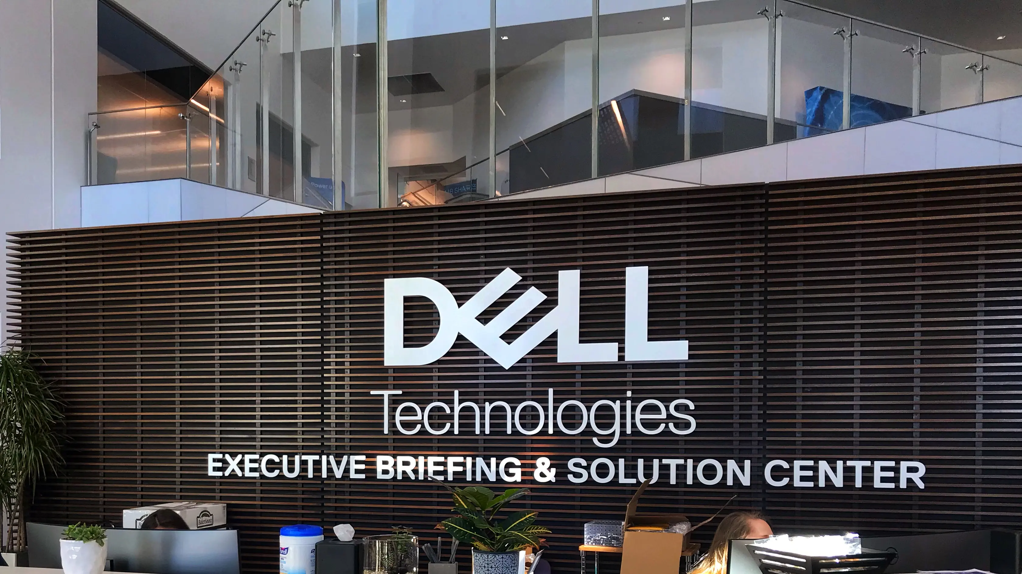 Dell Executive Briefing & Solution Center (RR3)