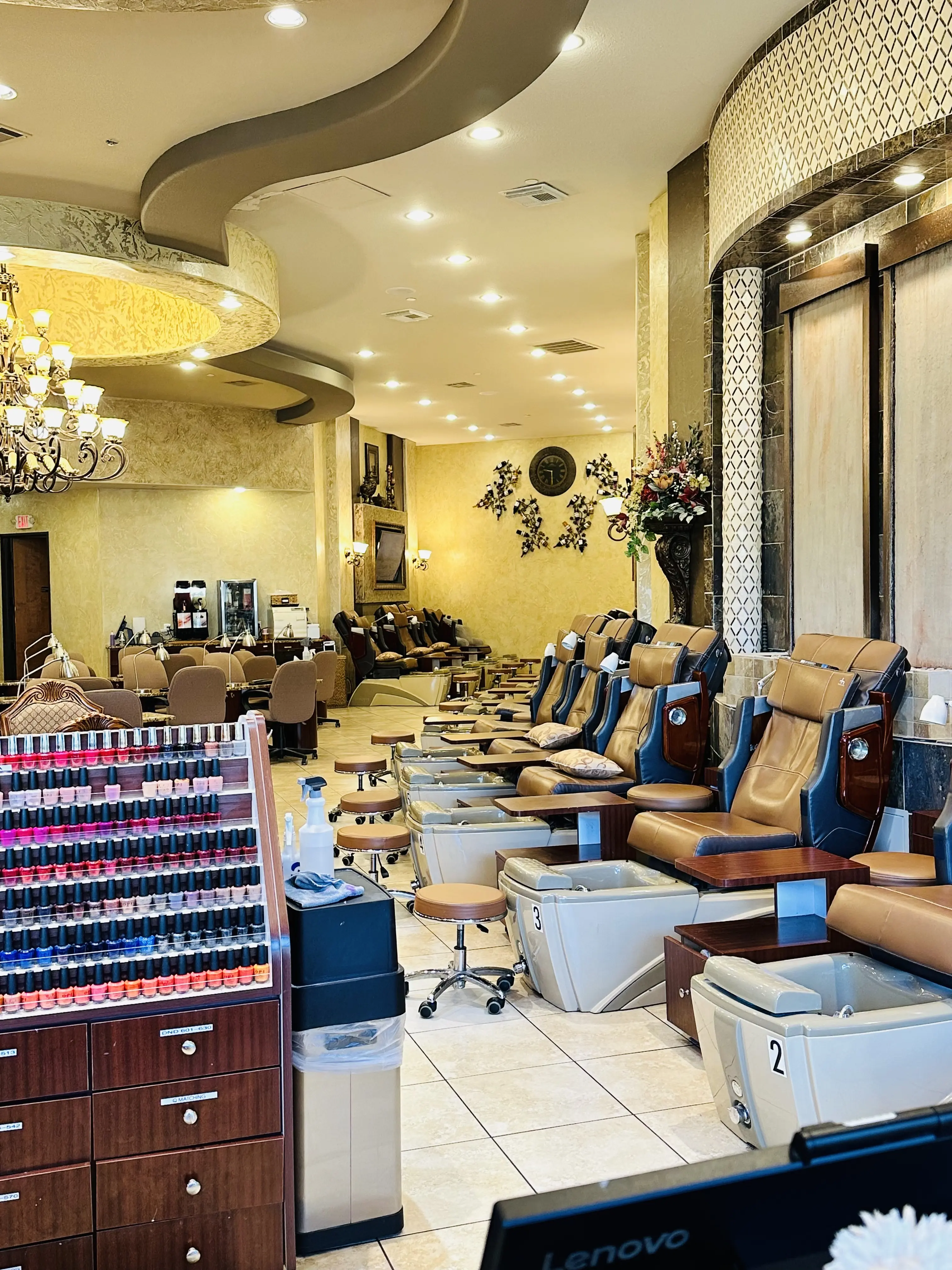Grand Nail Salon - OAK LAWN