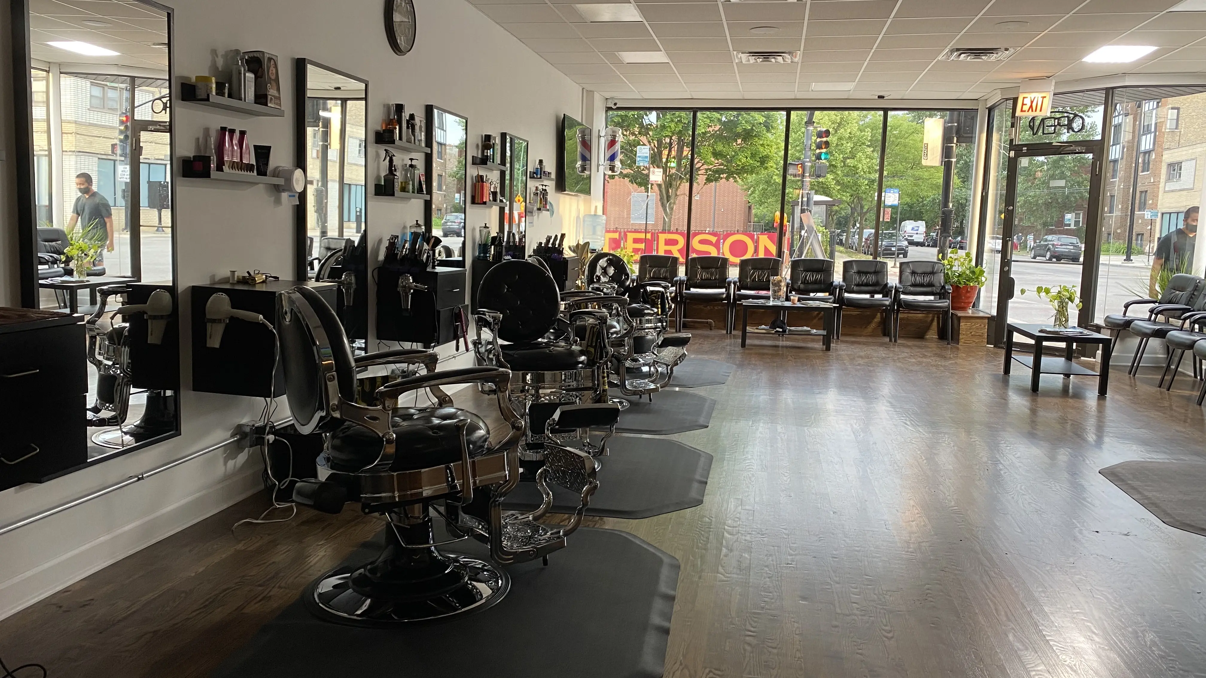 Manny’s Barbershop
