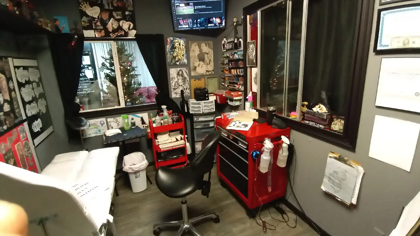Tat2z4Life LLC Tattoos and Body Piercings BY ALMA