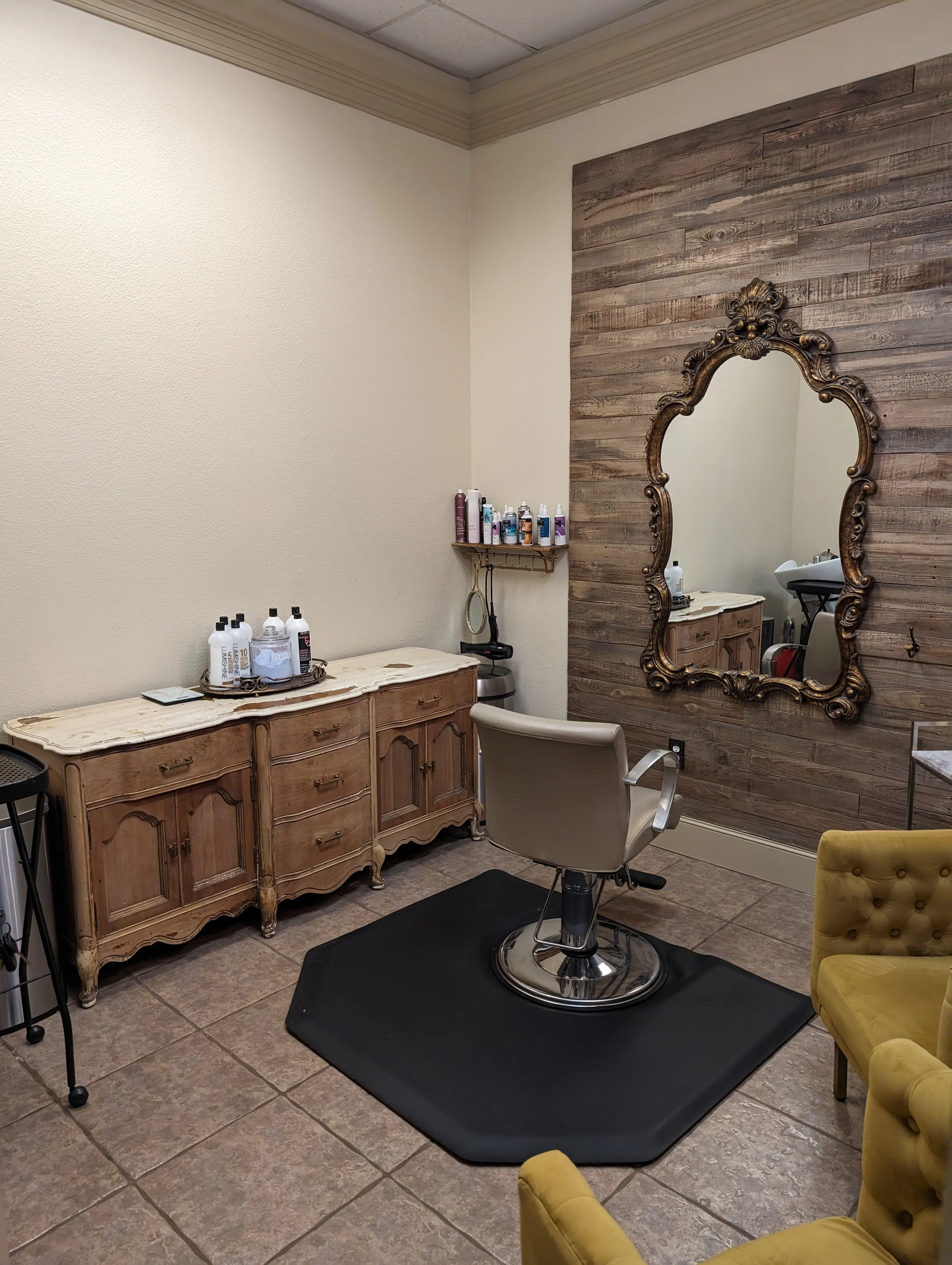 Salon Boutique @ Plano