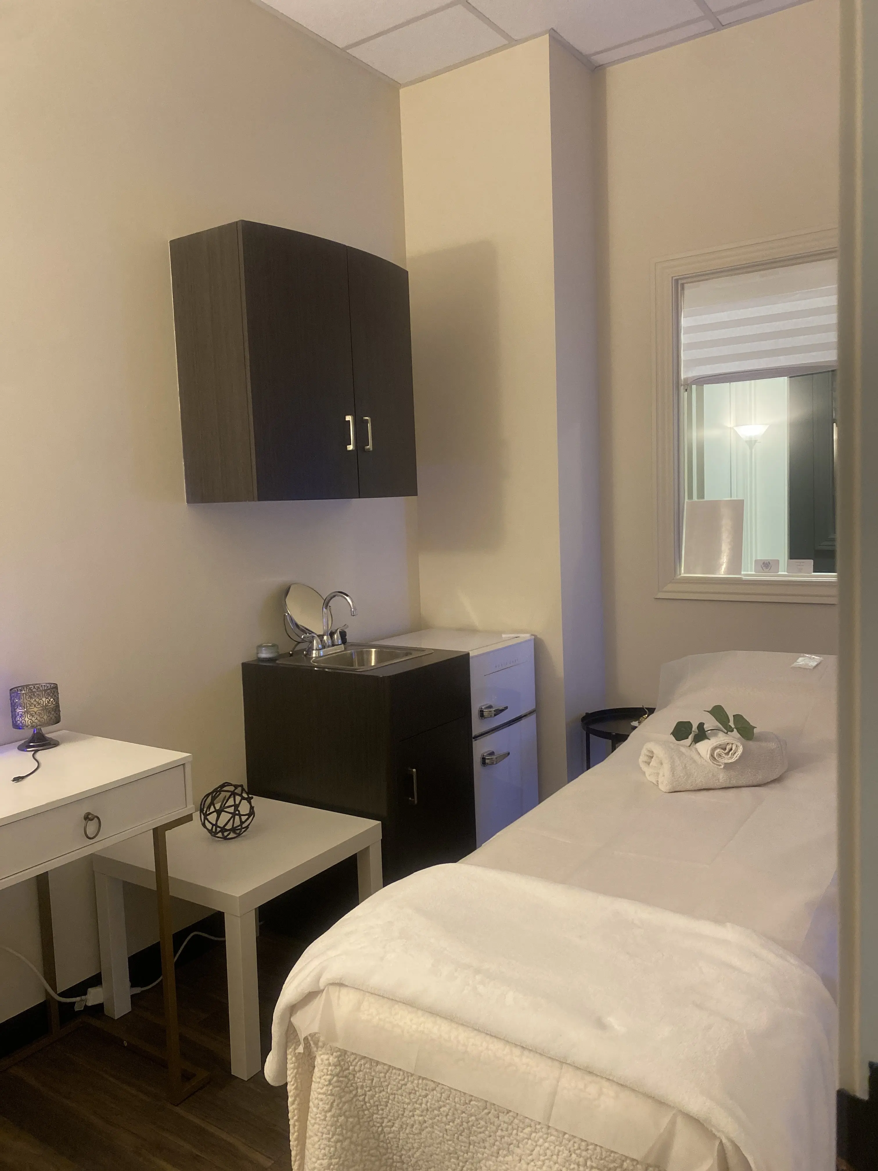 JoChi Esthetics & Access bars