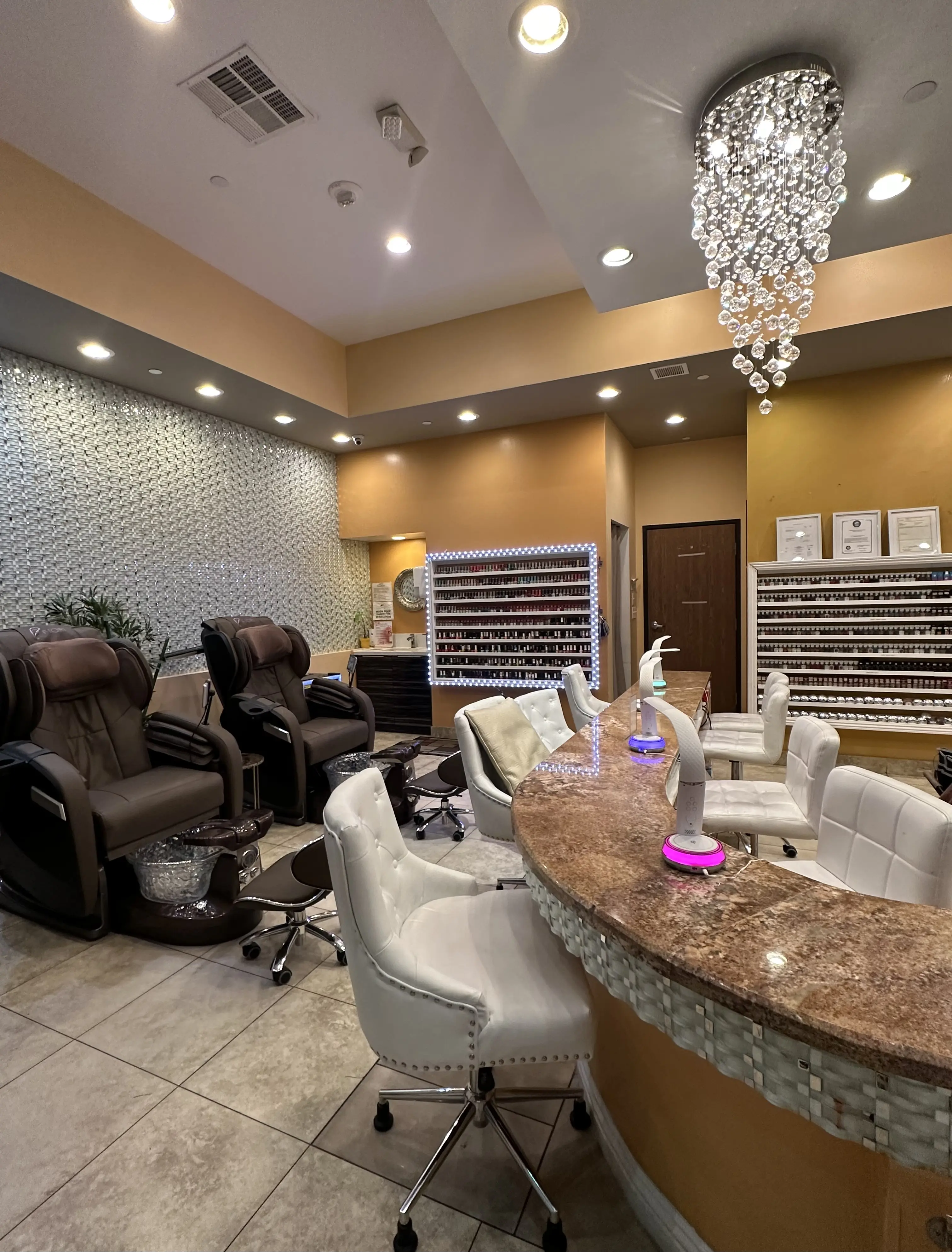 Naturelle Nails Spa