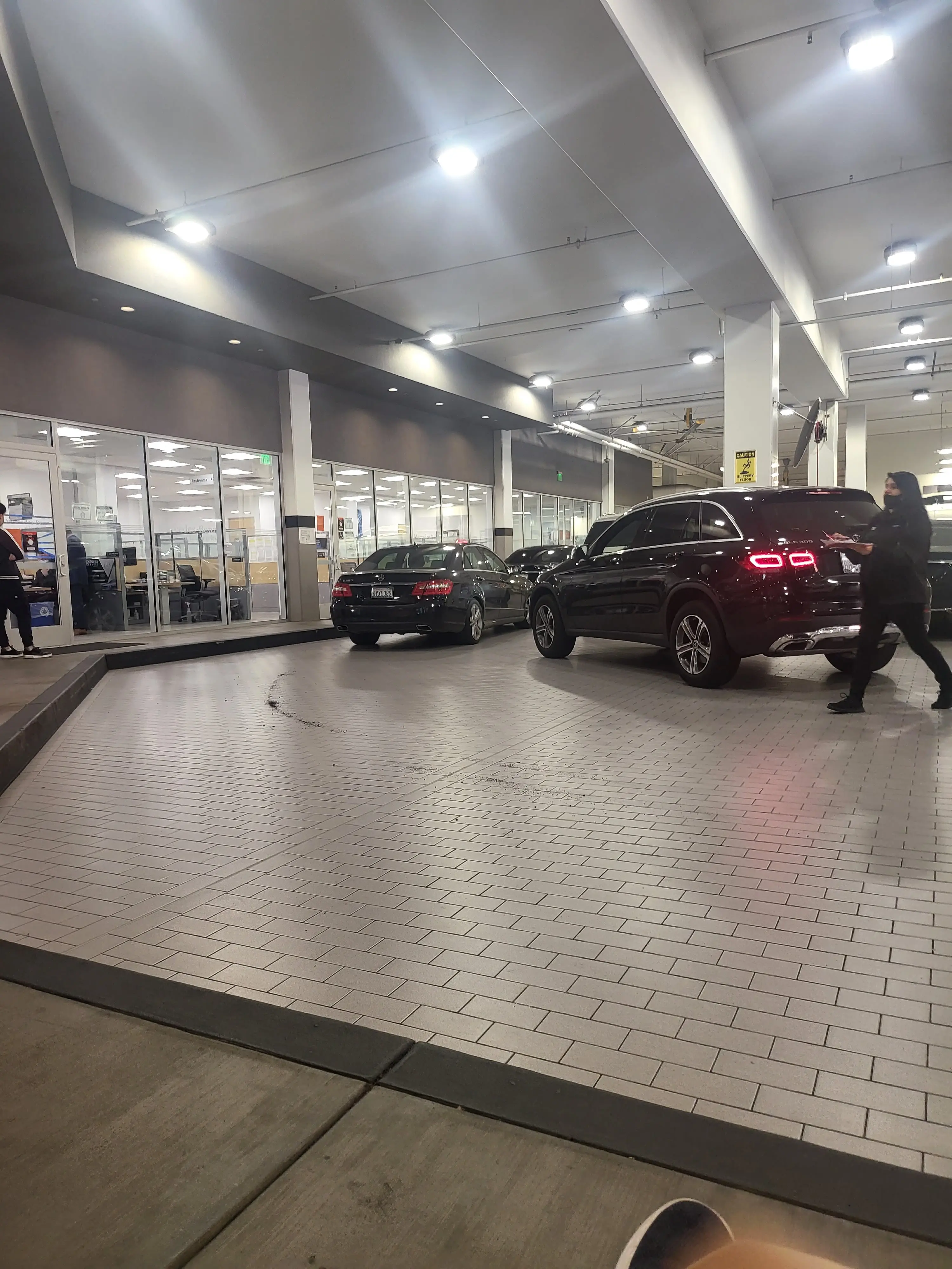 Mercedes-Benz of Los Angeles Service Center