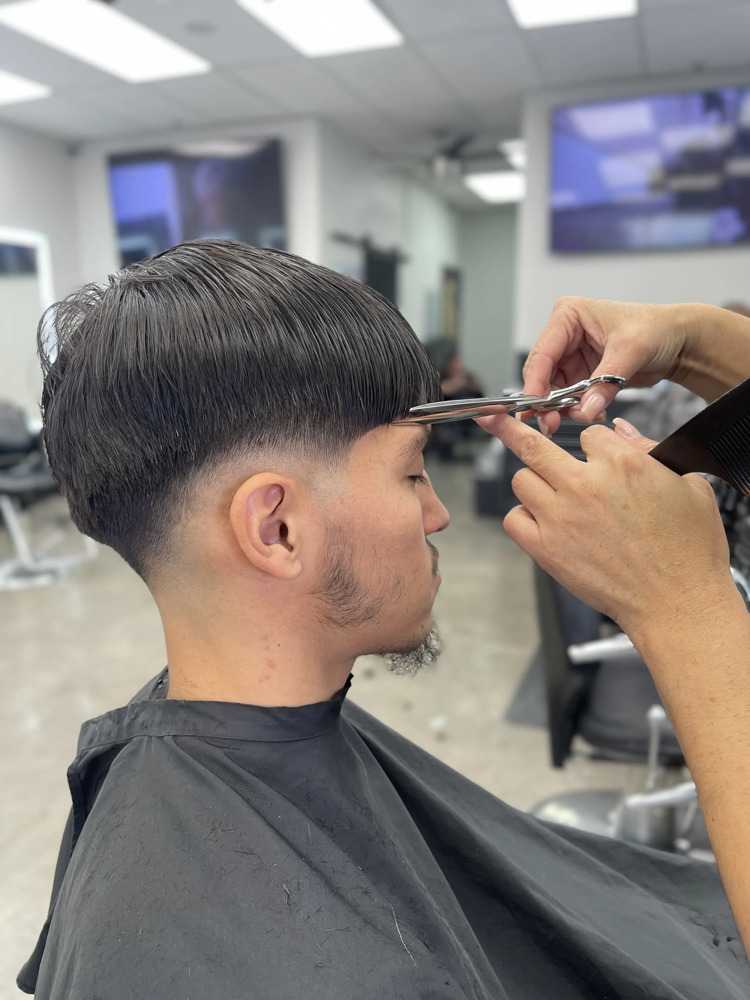Elvia's Unisex Barber Shop
