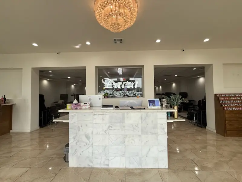 Daiza Nail Lounge - The VIP Treatment