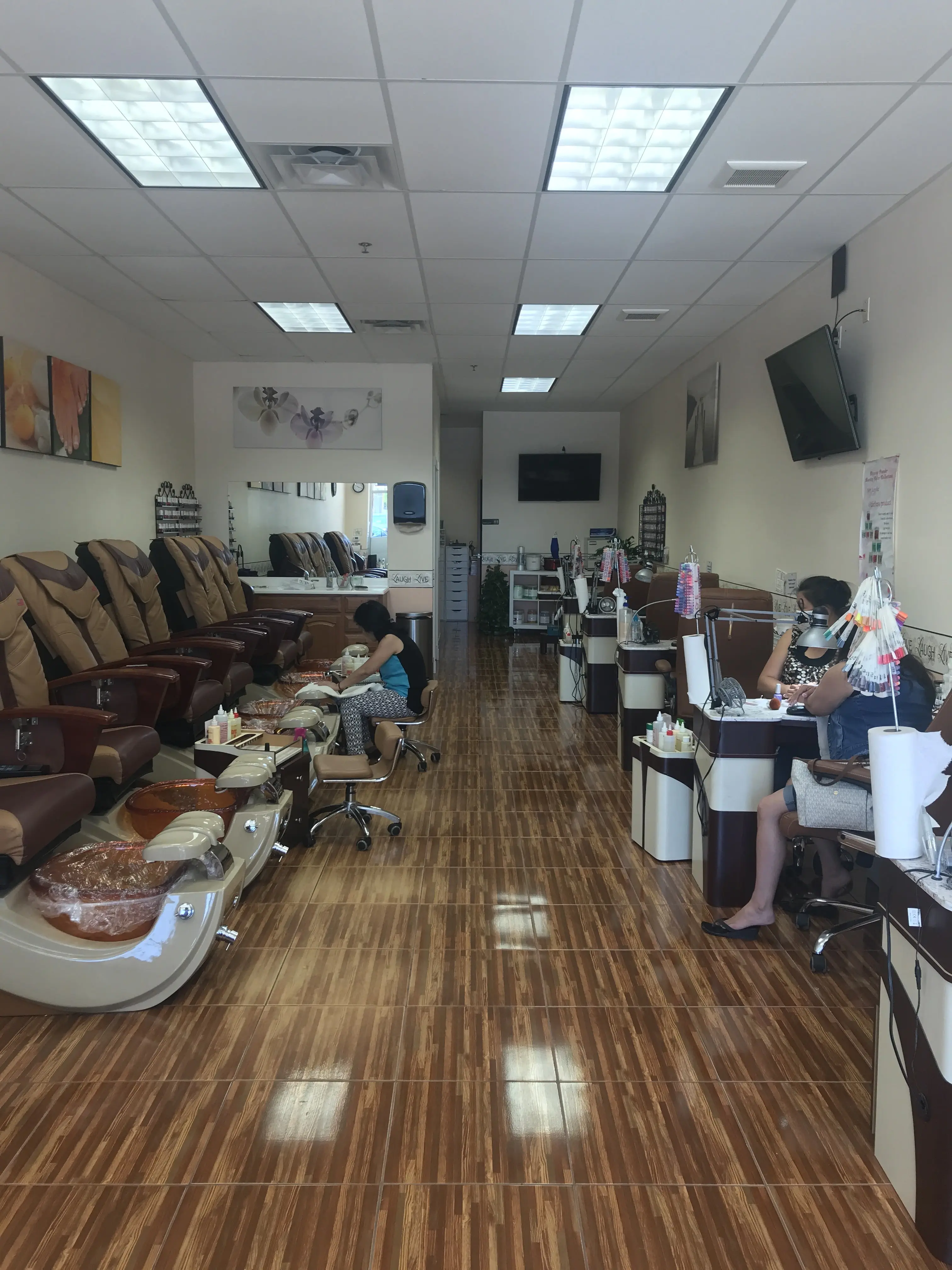 Divine Nails and Spa
