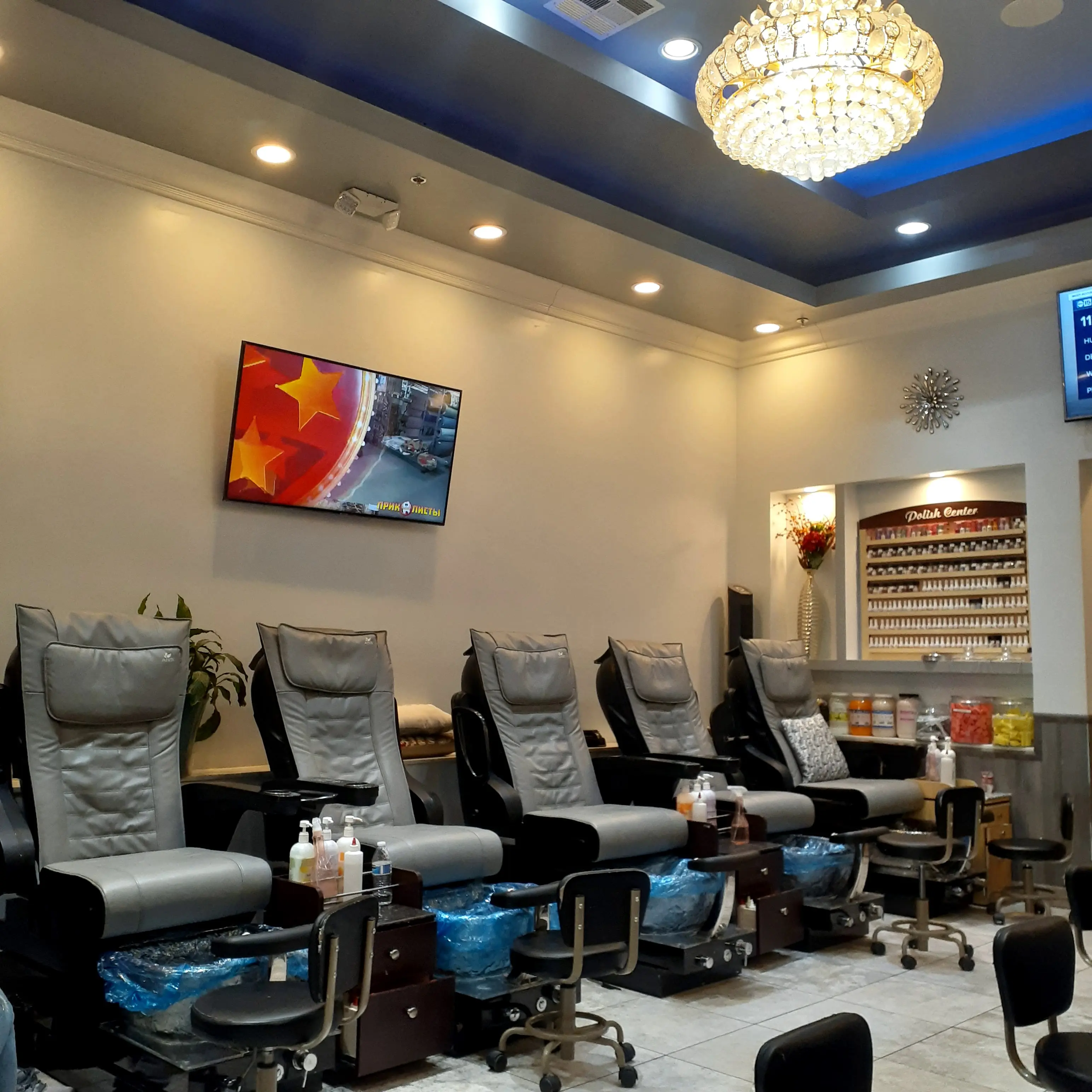 AK Nails Spa