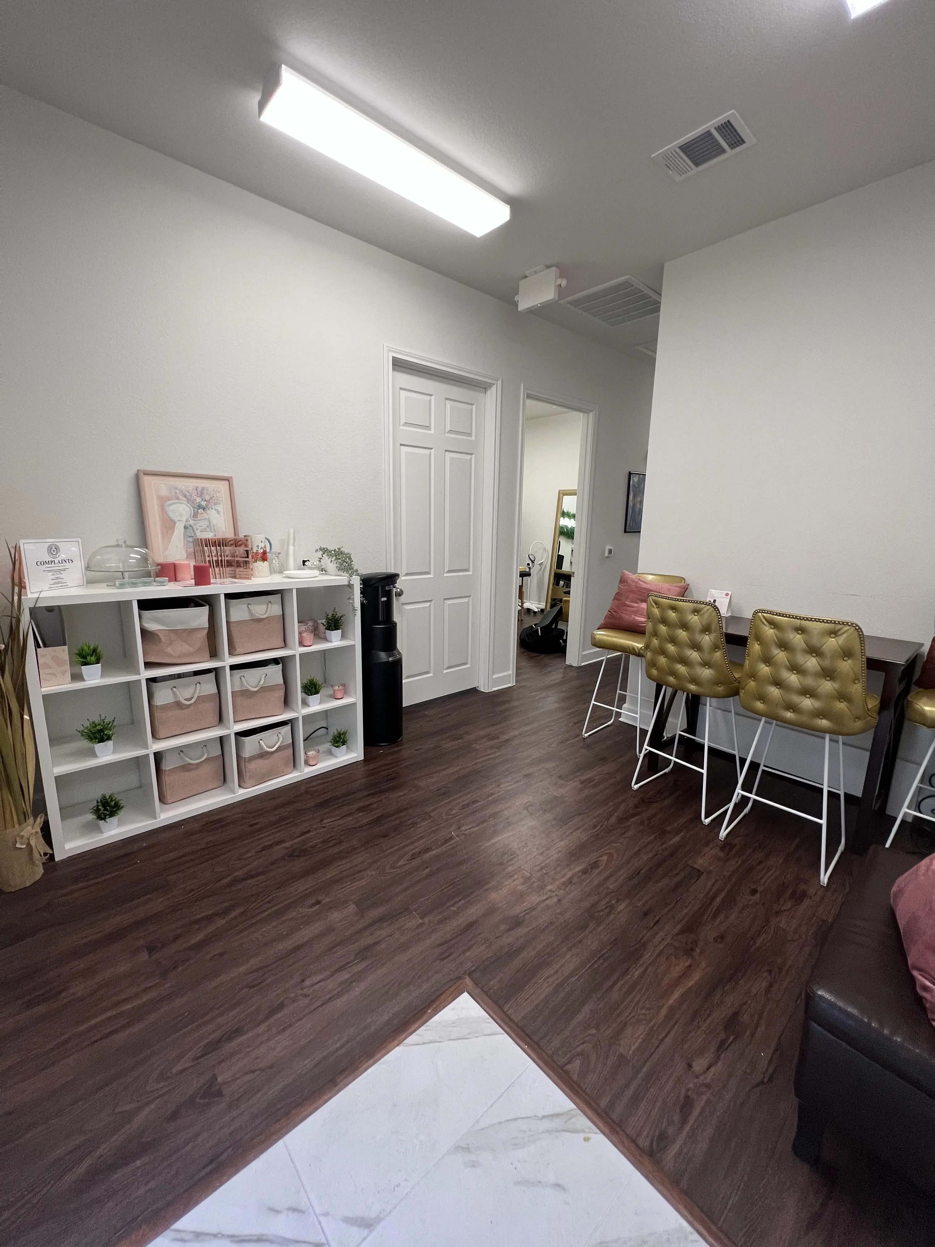 Juniper x Sage Nail Salon