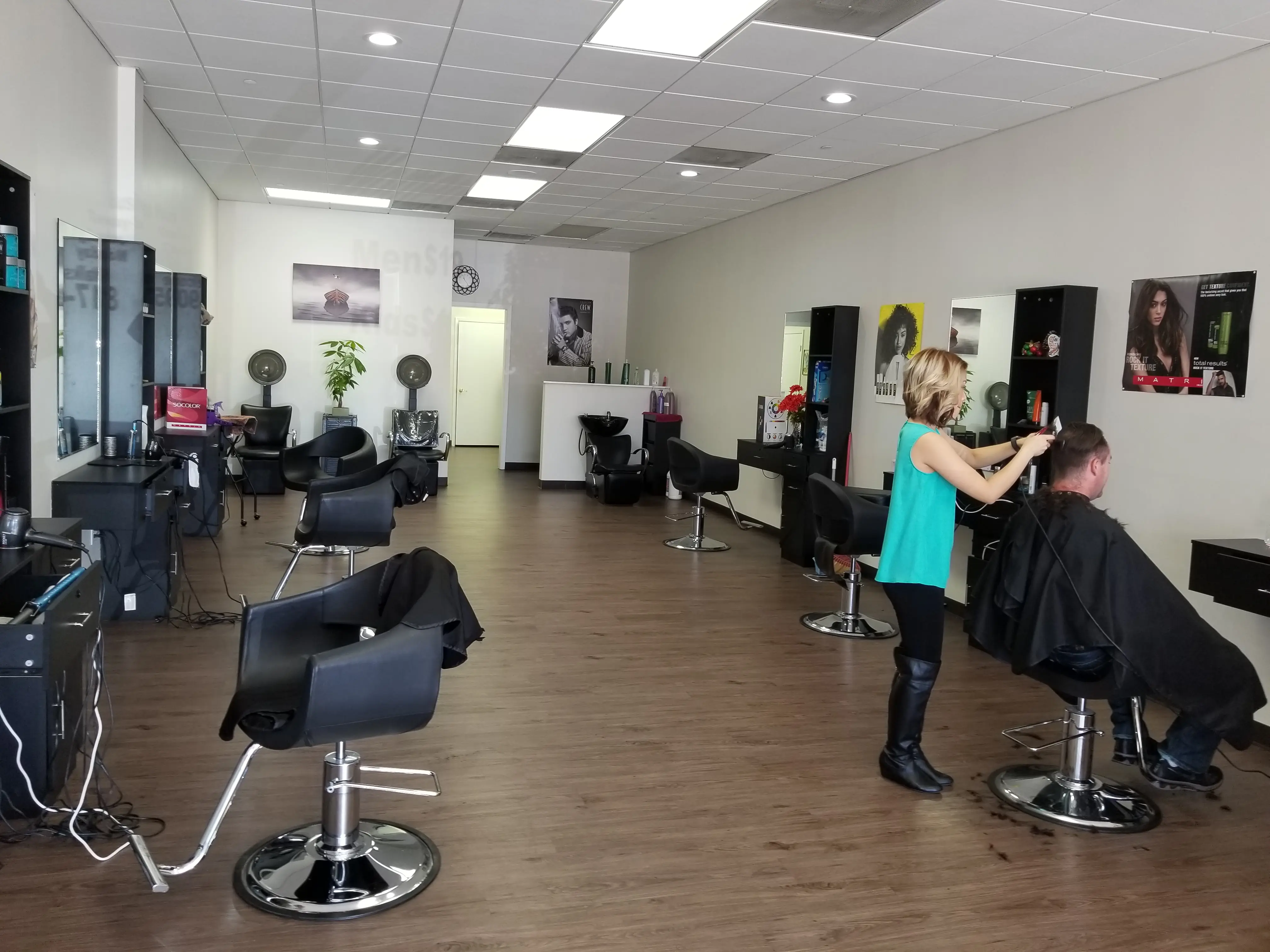 Kelly's Haircuts