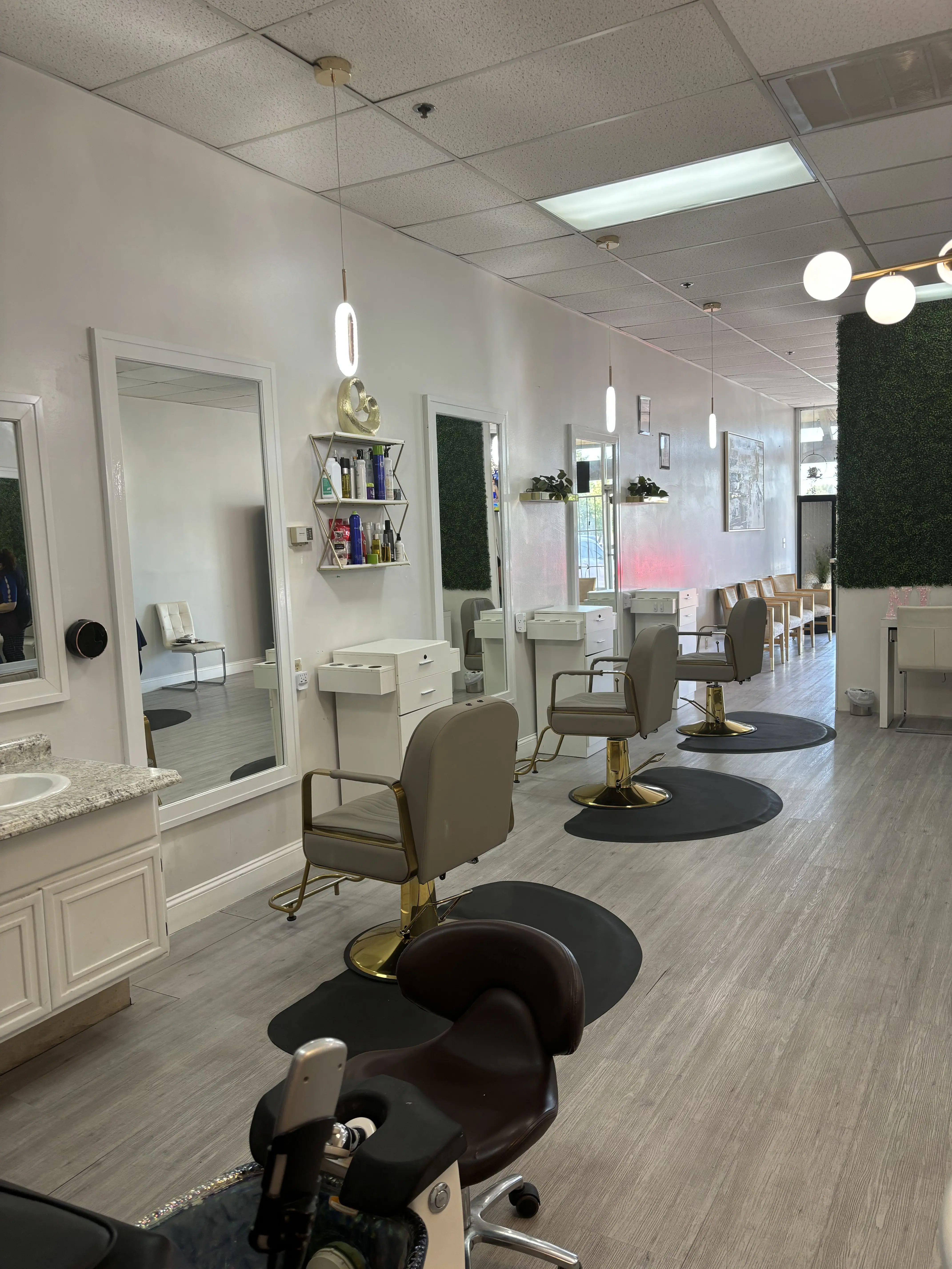 XIOMARA BEAUTY SALON