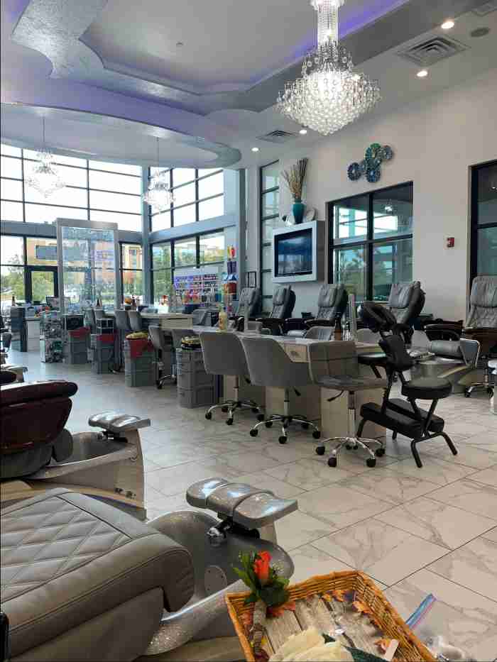 Upscale Nails Bar