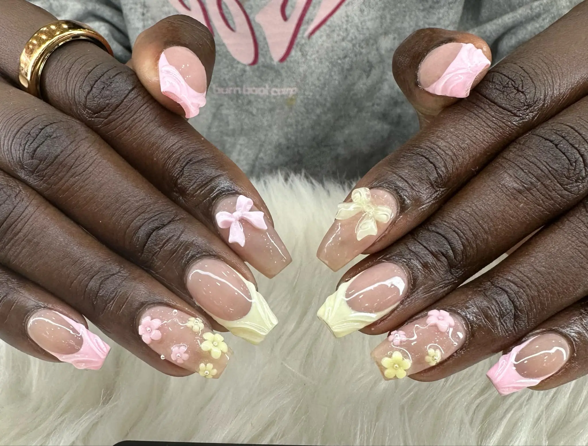 Glo Nail Lounge