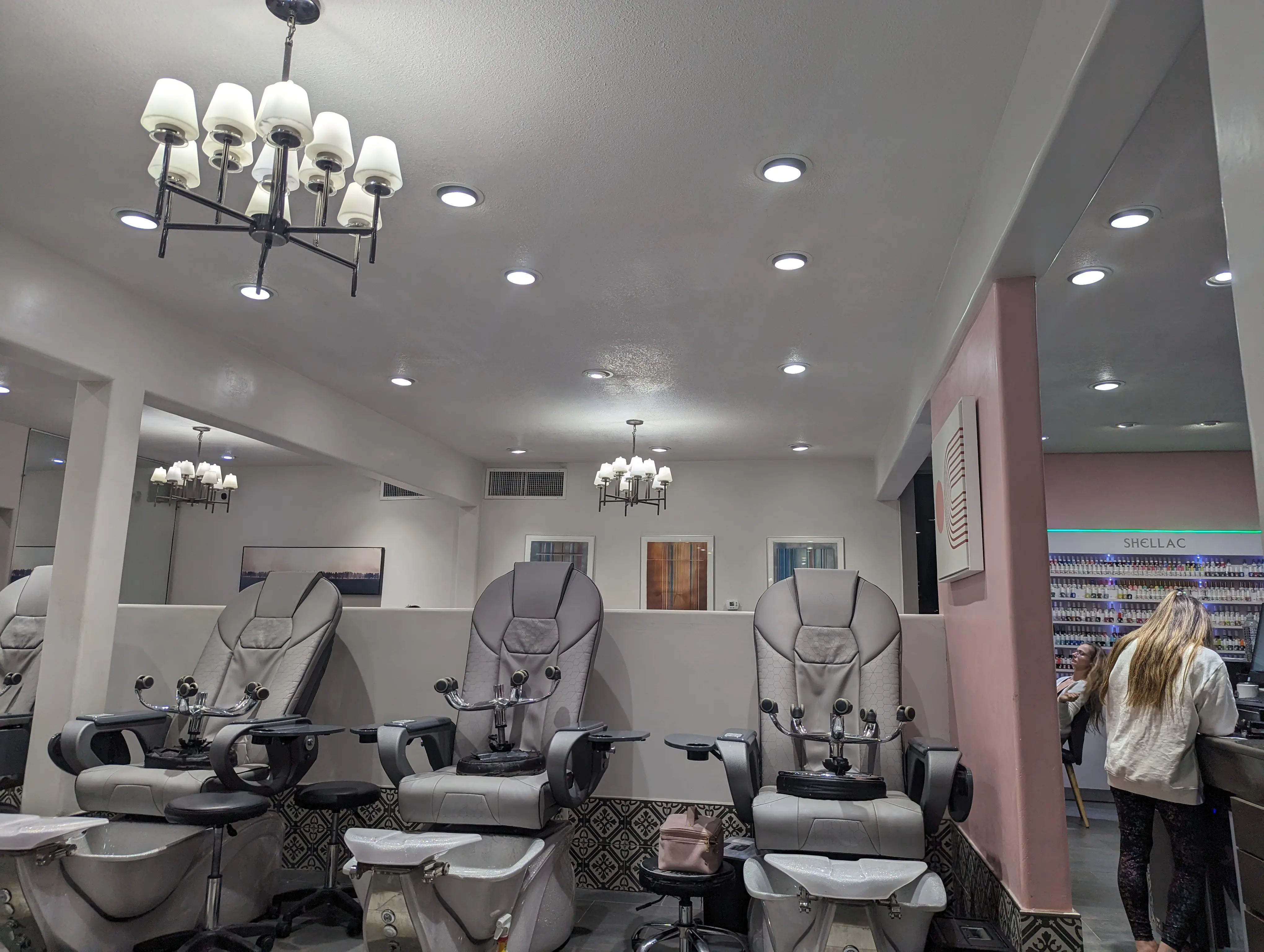 Holly's Nail Bar & Spa