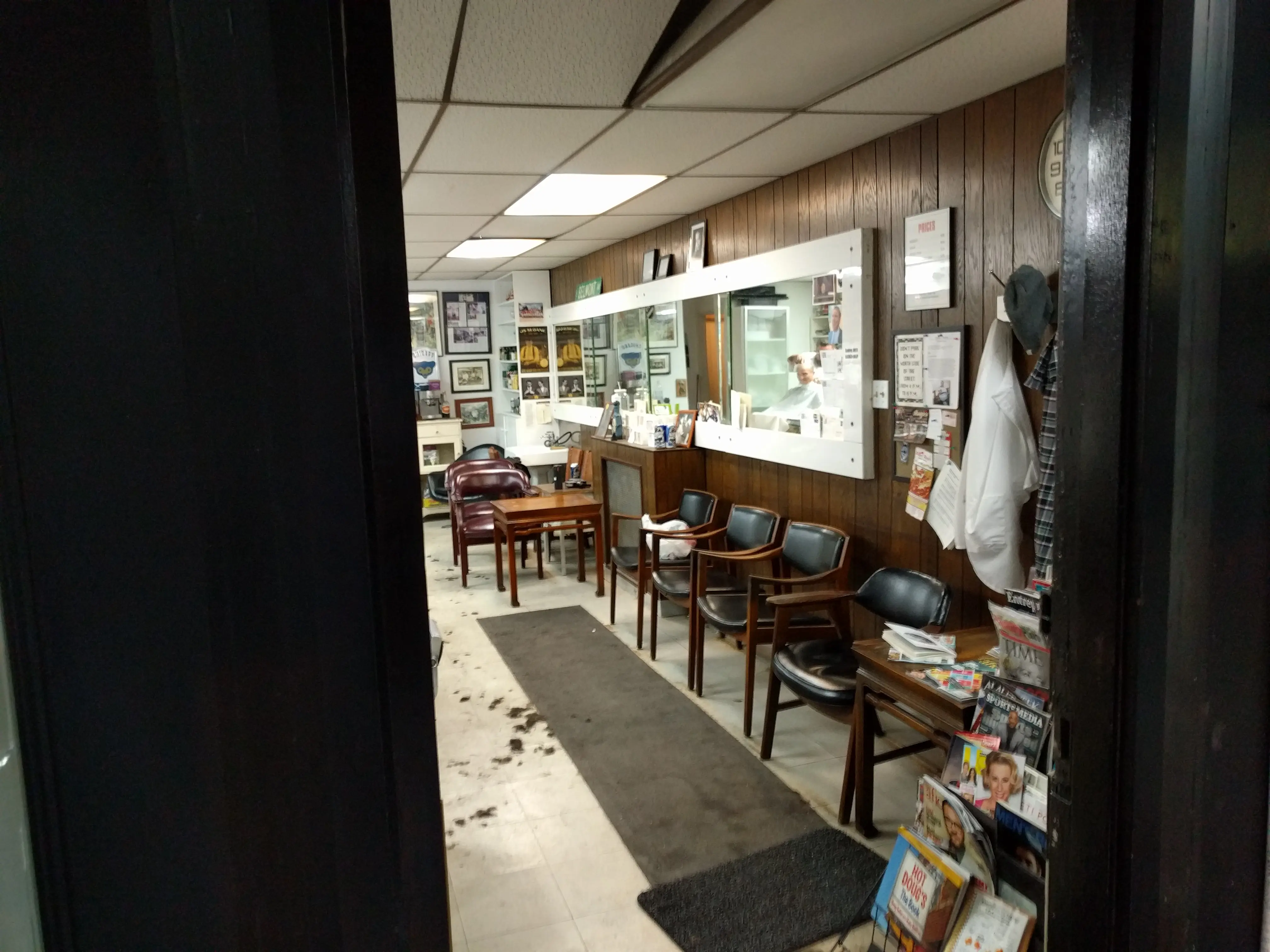 Andre’s Barber Shop