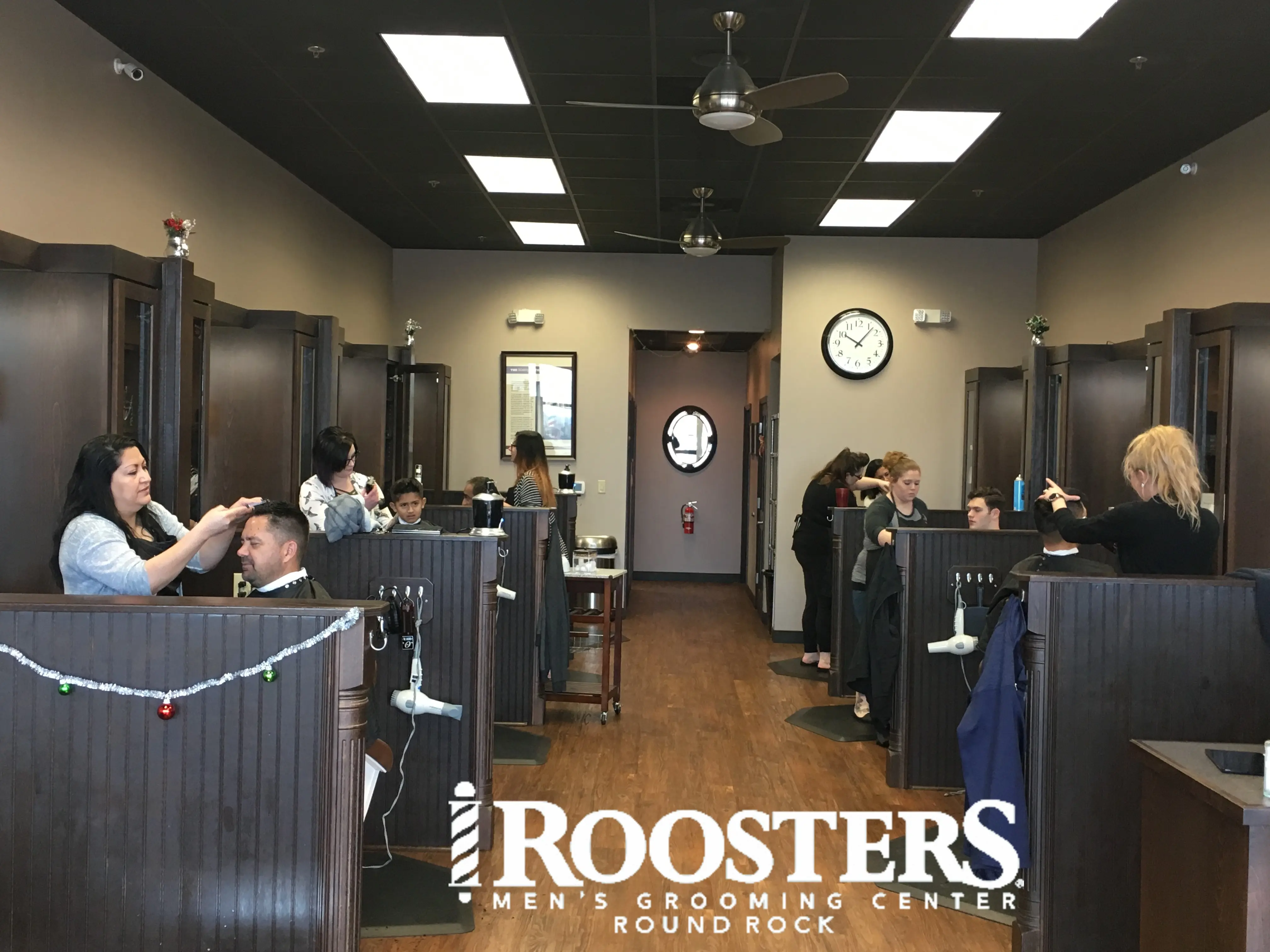 Roosters Men's Grooming Center
