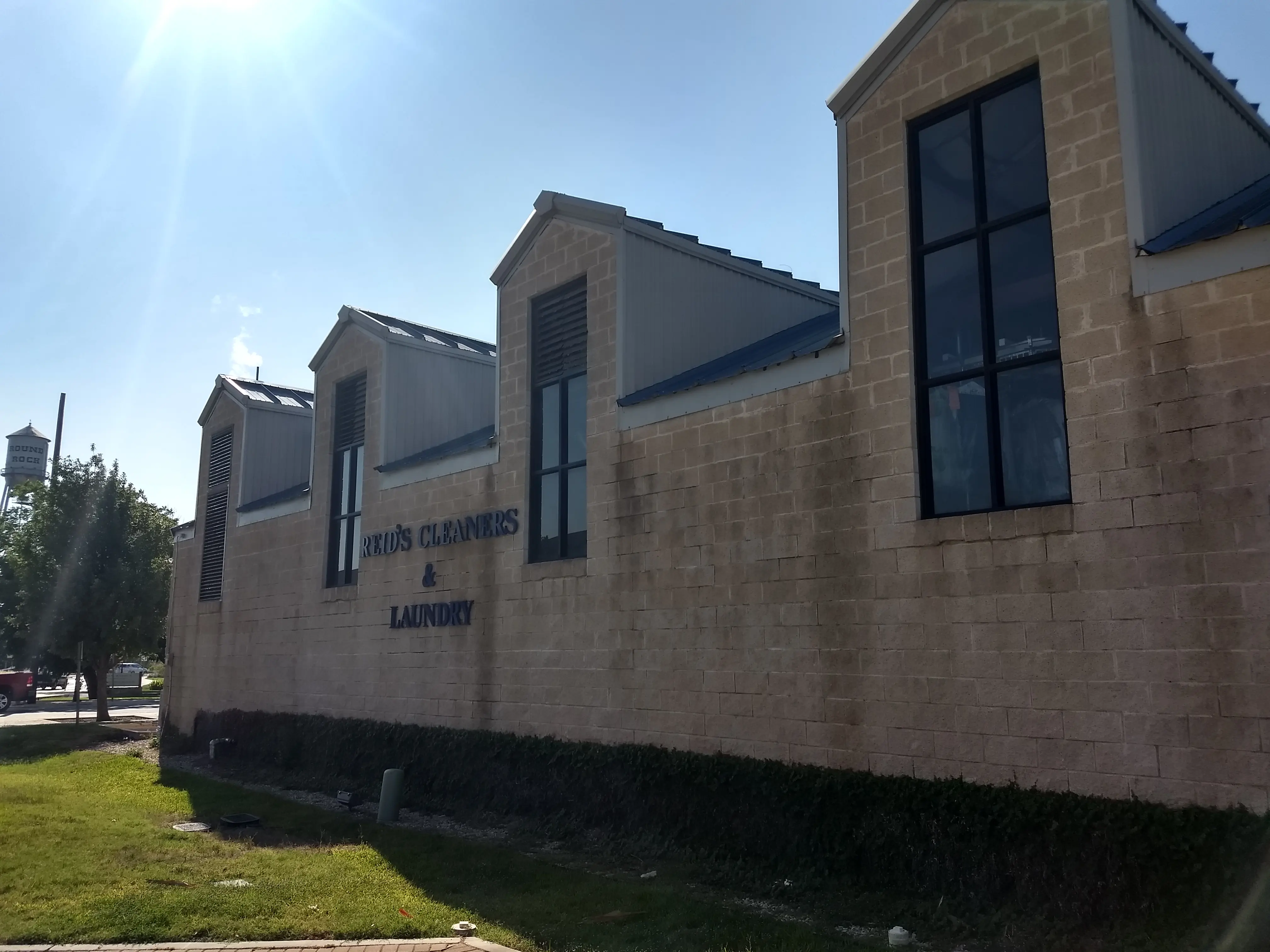 Reid's Cleaners & Laundry