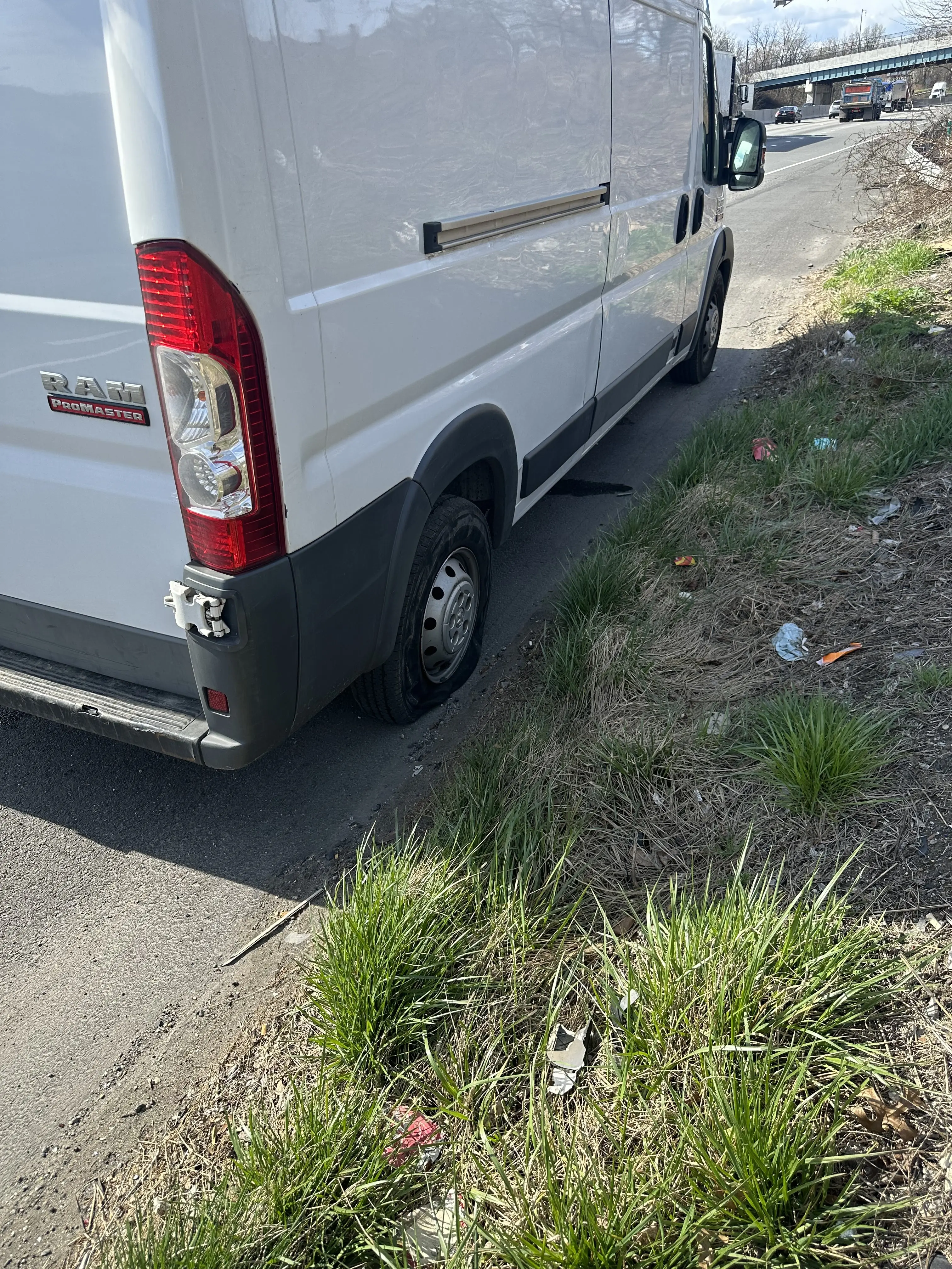 Goldmens Towing | Mobile Tire | Mobile Battery | Roadside Assistance