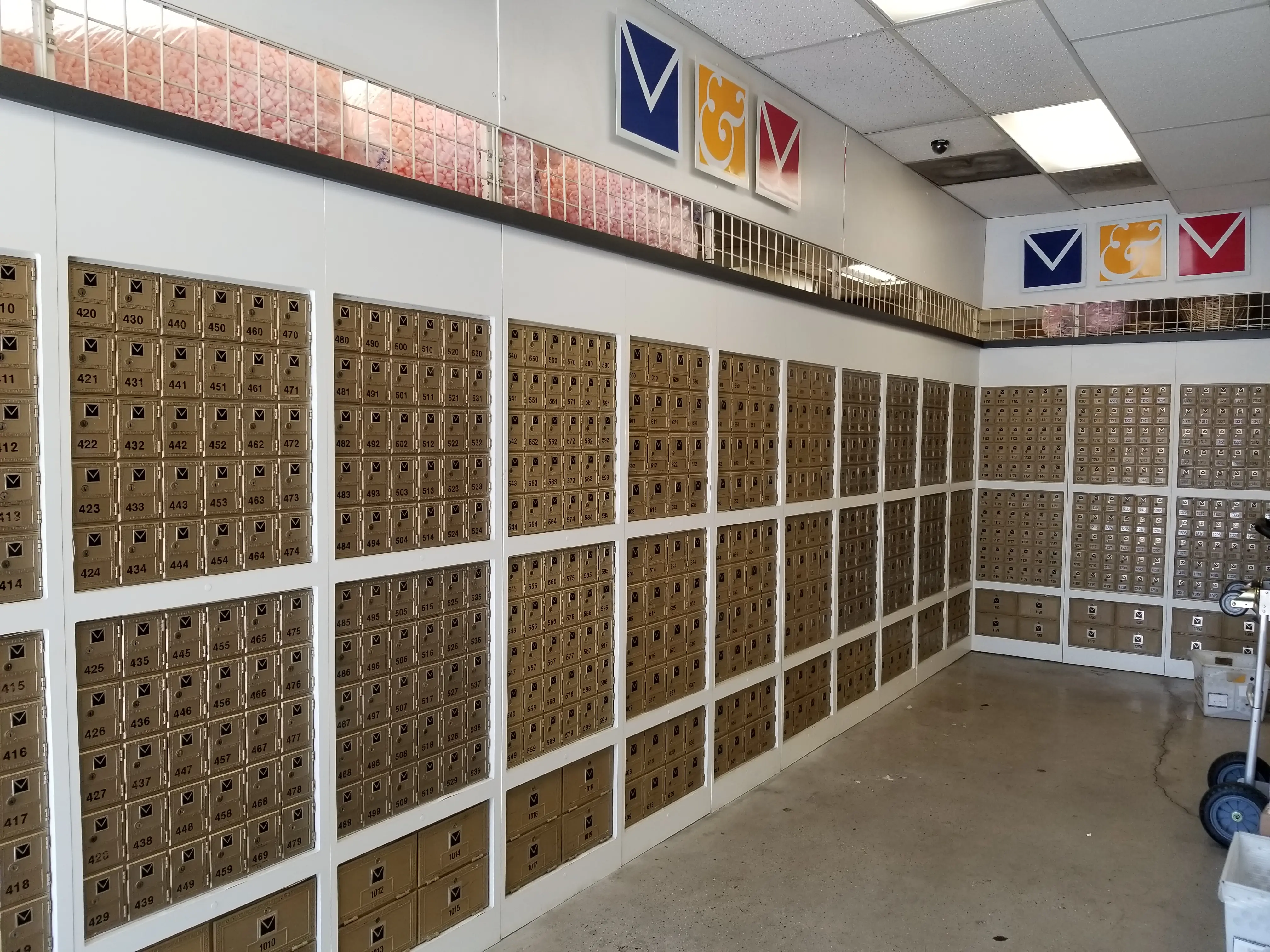 Mail & More on Hollywood