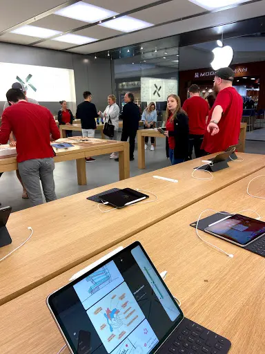 Apple Barton Creek