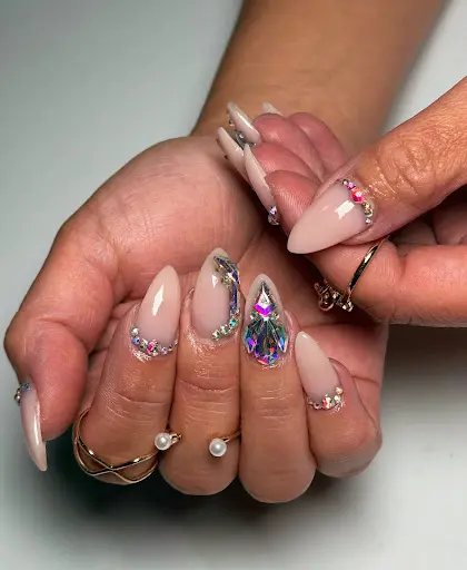 DVINE NAILS & HEAD SPA EASTLAKE