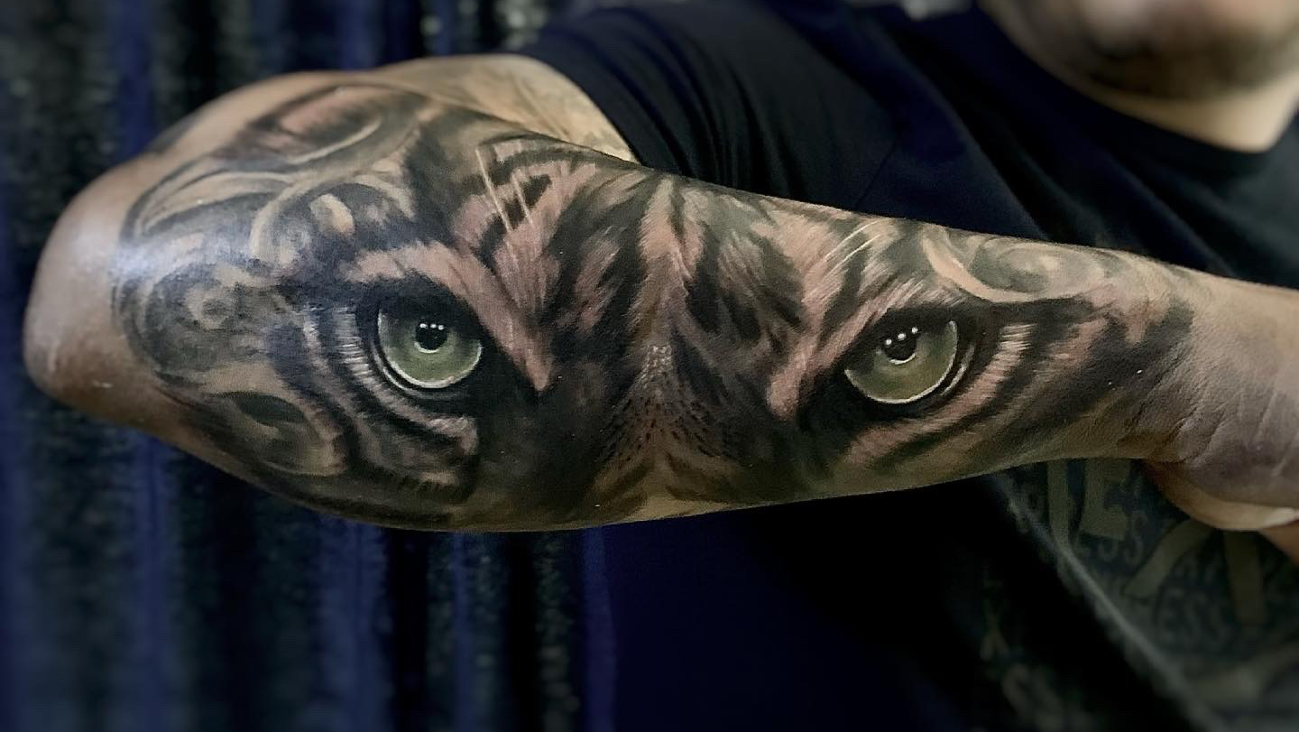 Black Swan Tattoo Studio