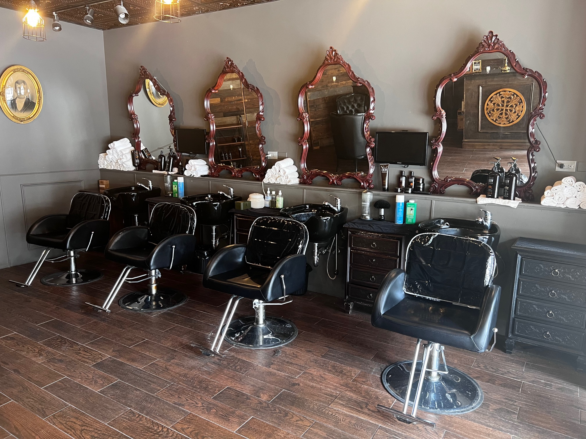G2 A Men's Salon