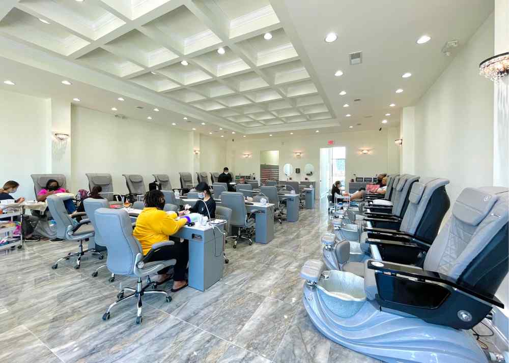 Lavish Nails And Spa - Steele Creek