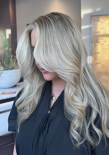 Pura Vida Salon