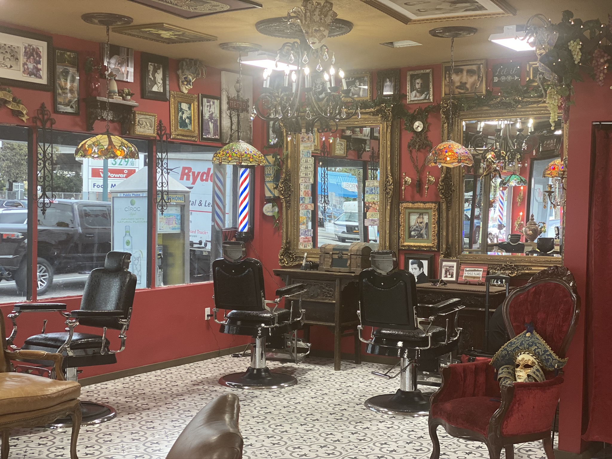 RAZZLEDAZZLE Barbershop