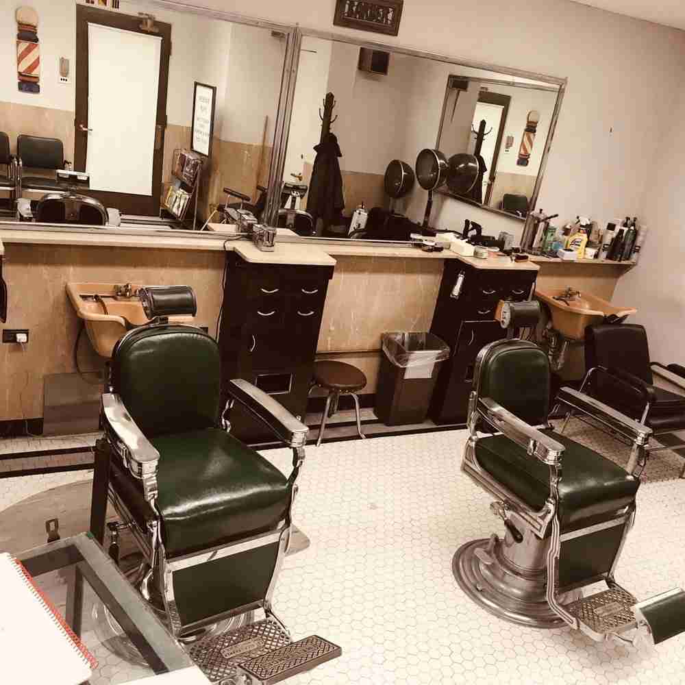 Reggie's Barber shop