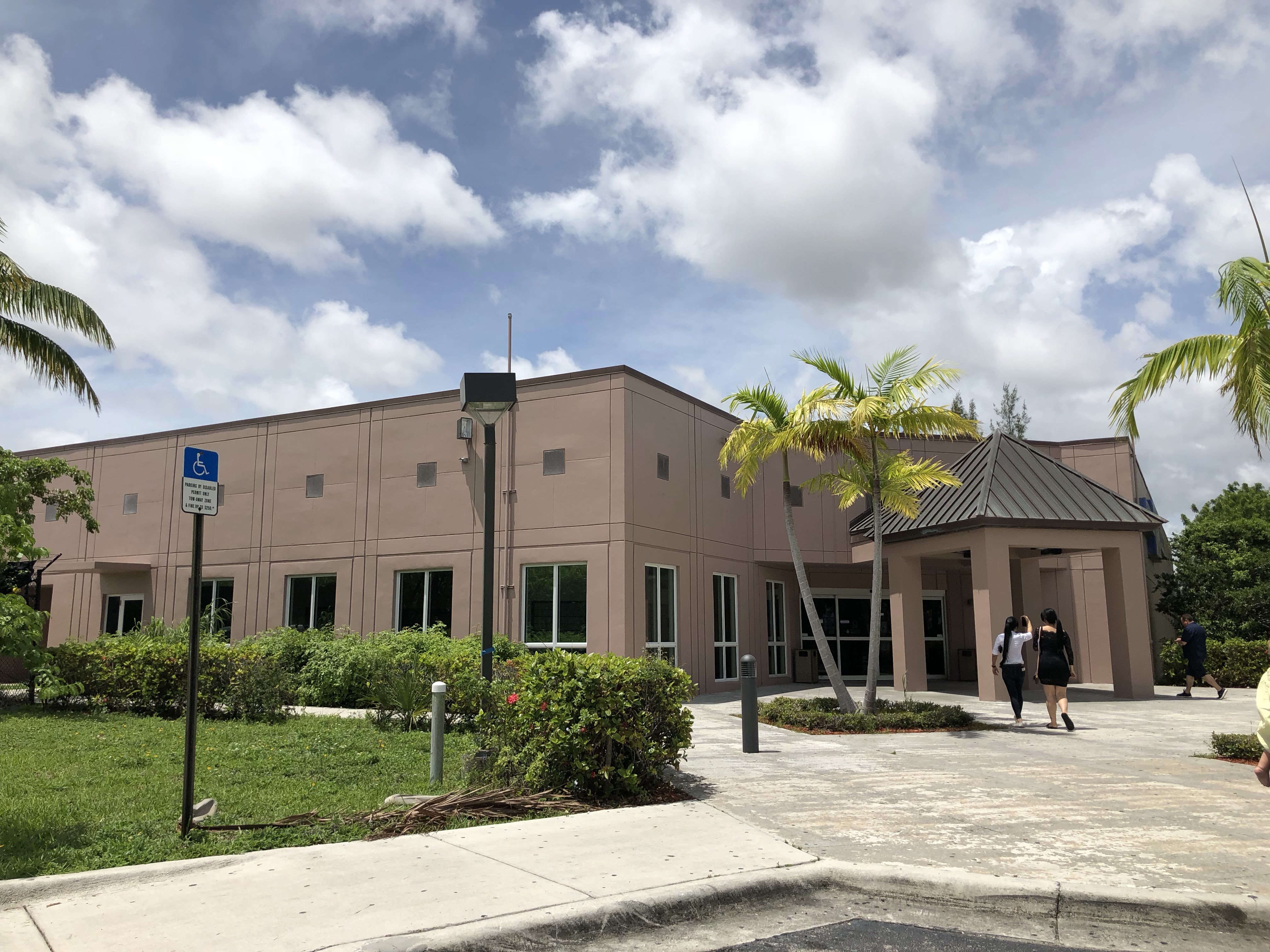 United States Postal Service 6200 Nw 7Th St in Miami, FL - Book an ...