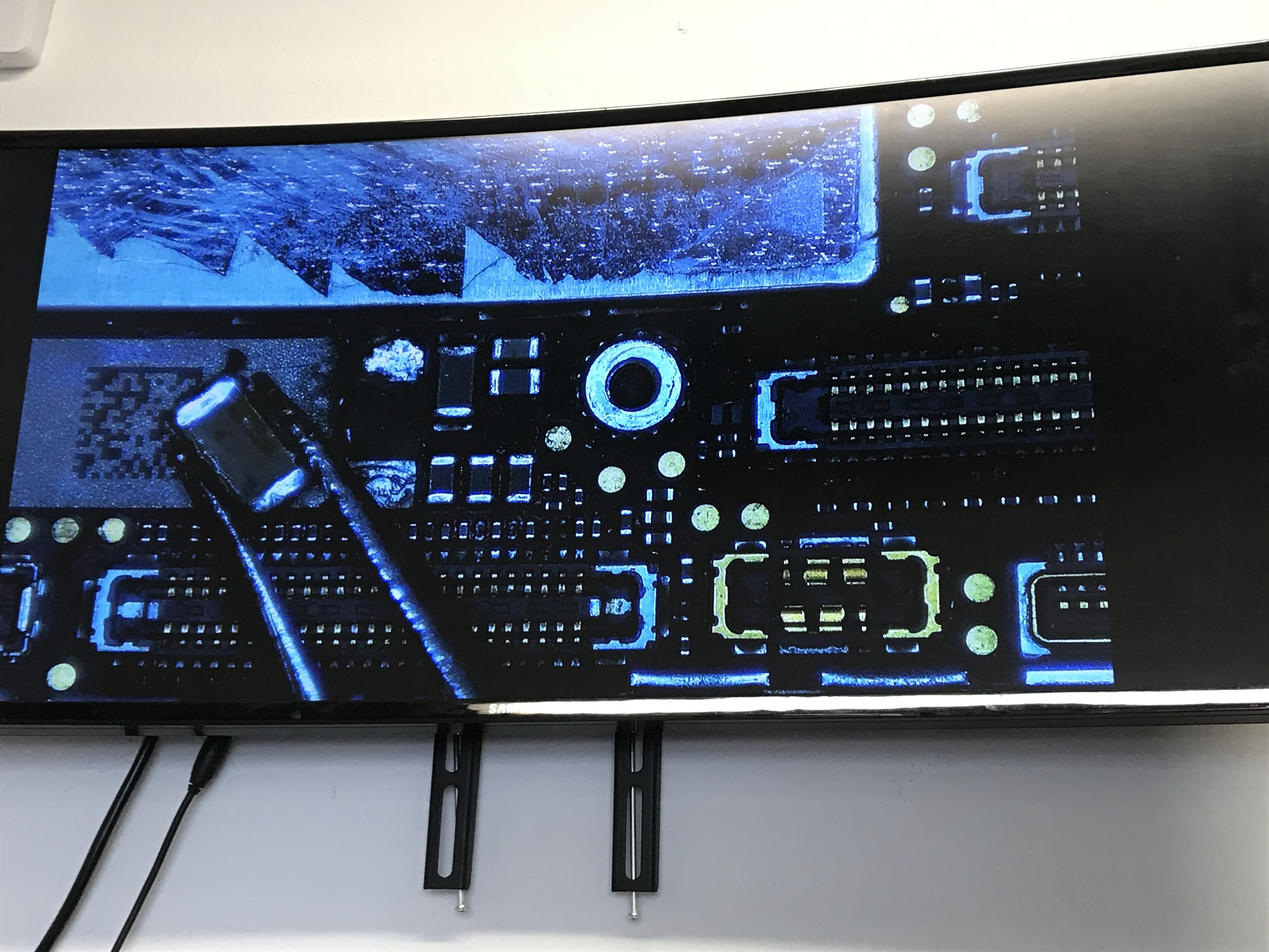 We Fix Phones and Computers. iPhone, iPad, iMac & Macbook Apple Repair TECH