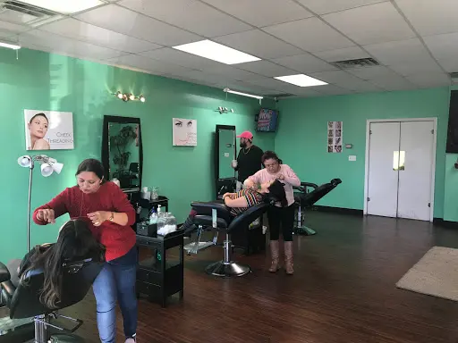 Hollywood Beauty Eyebrow Threading
